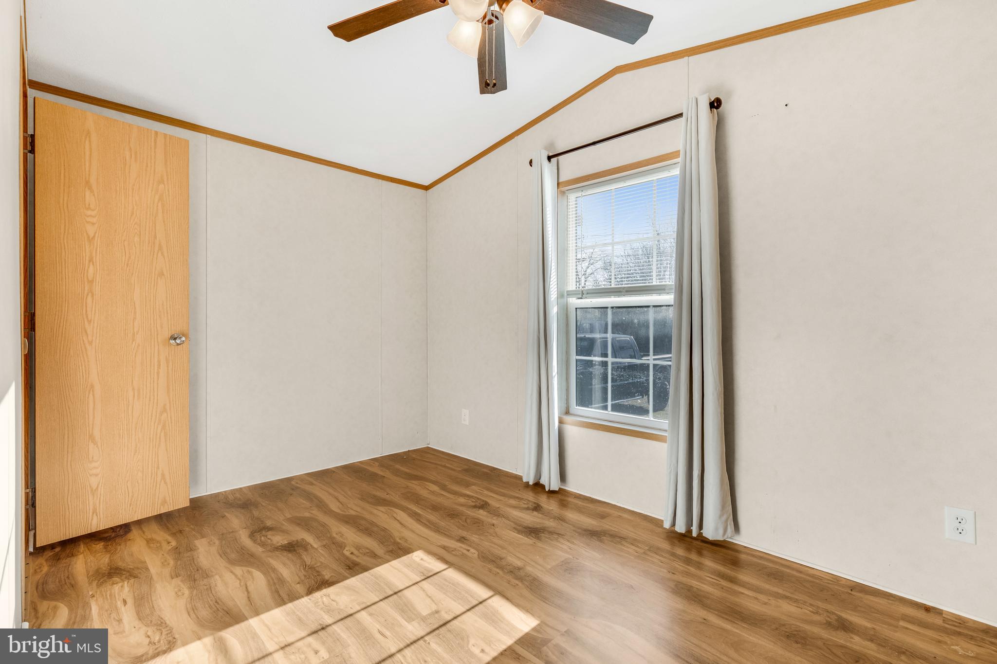 MAR WIN MANOR - Residential