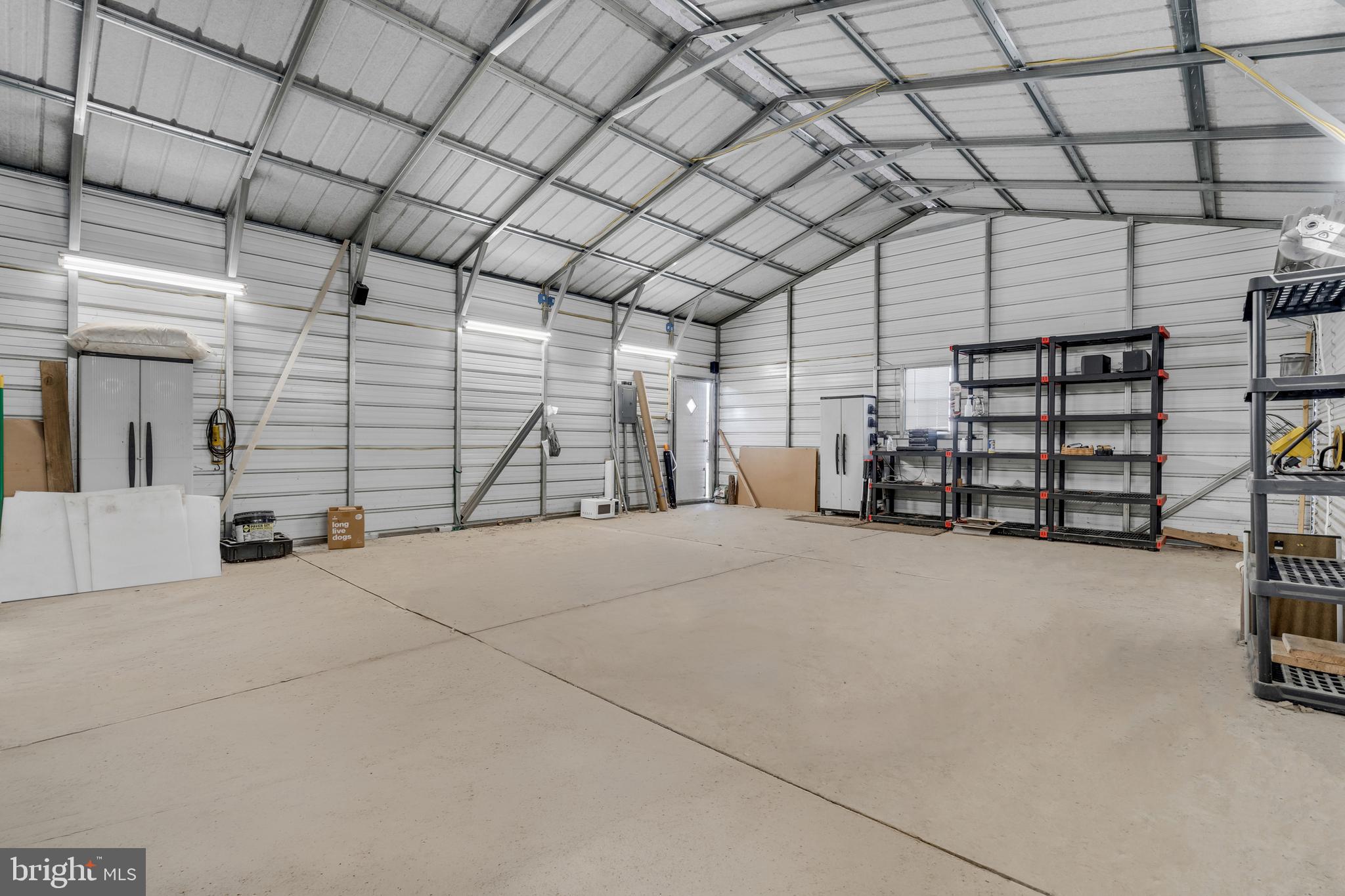 MAR WIN MANOR - Residential