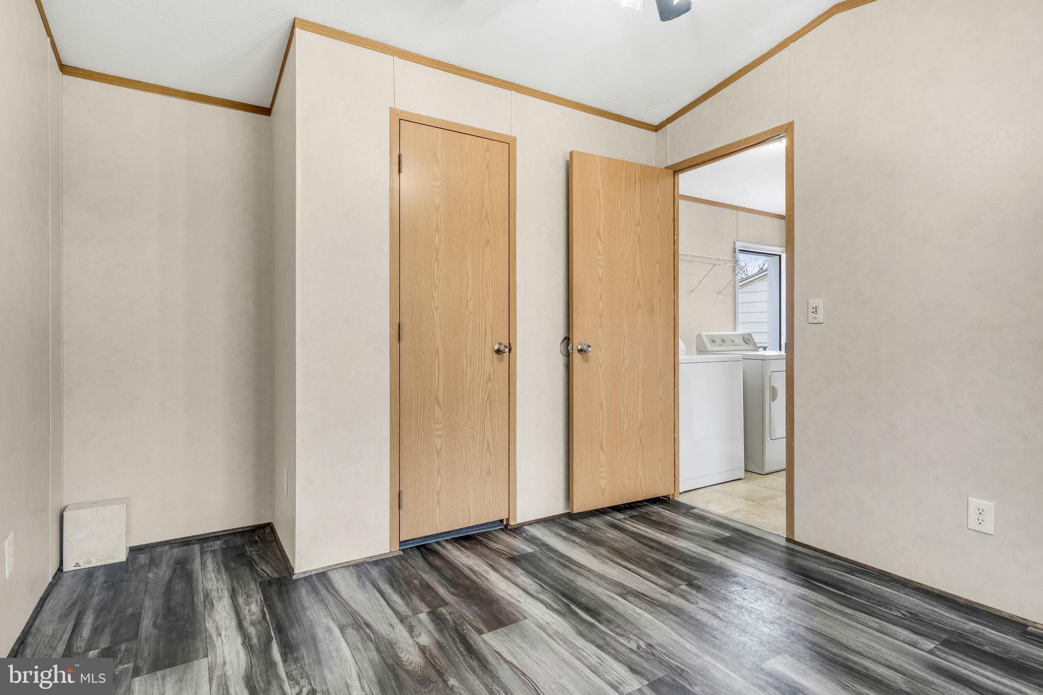 MAR WIN MANOR - Residential