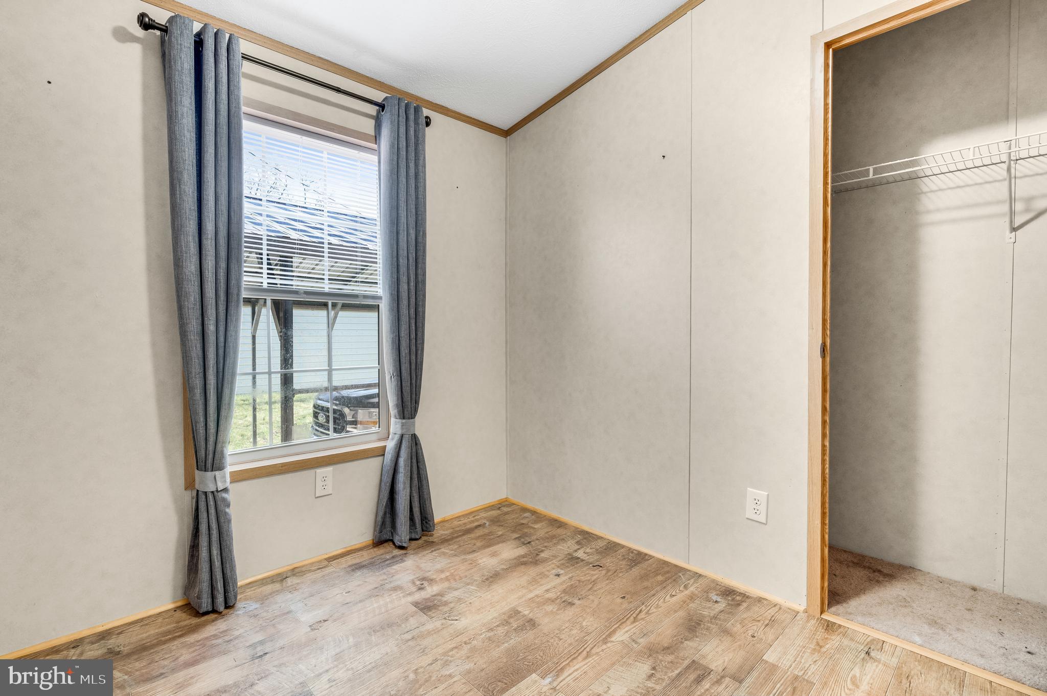 MAR WIN MANOR - Residential