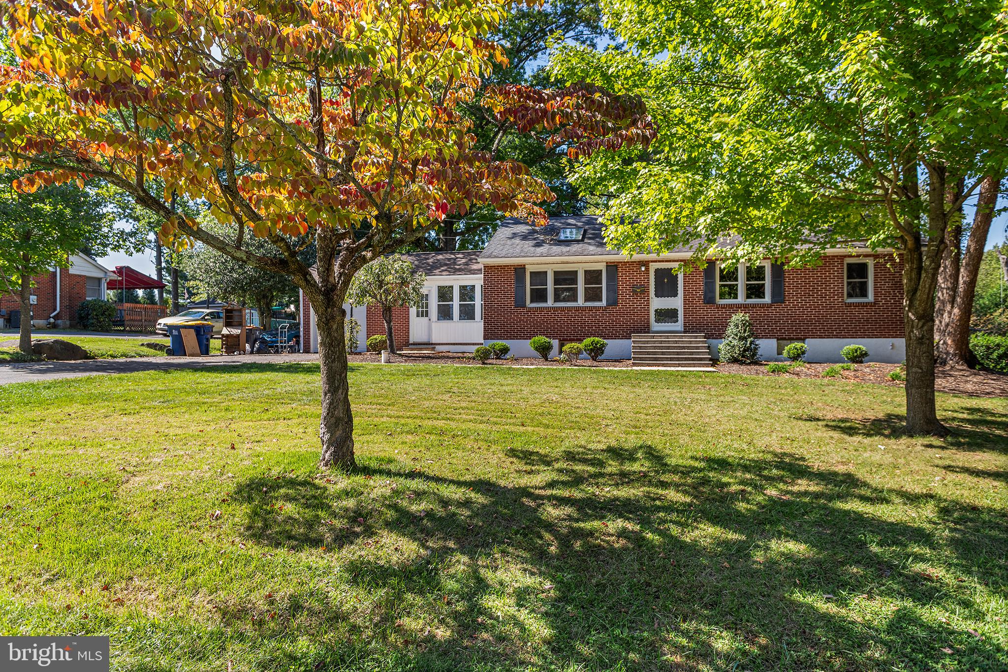 2527 VETERANS DRIVE