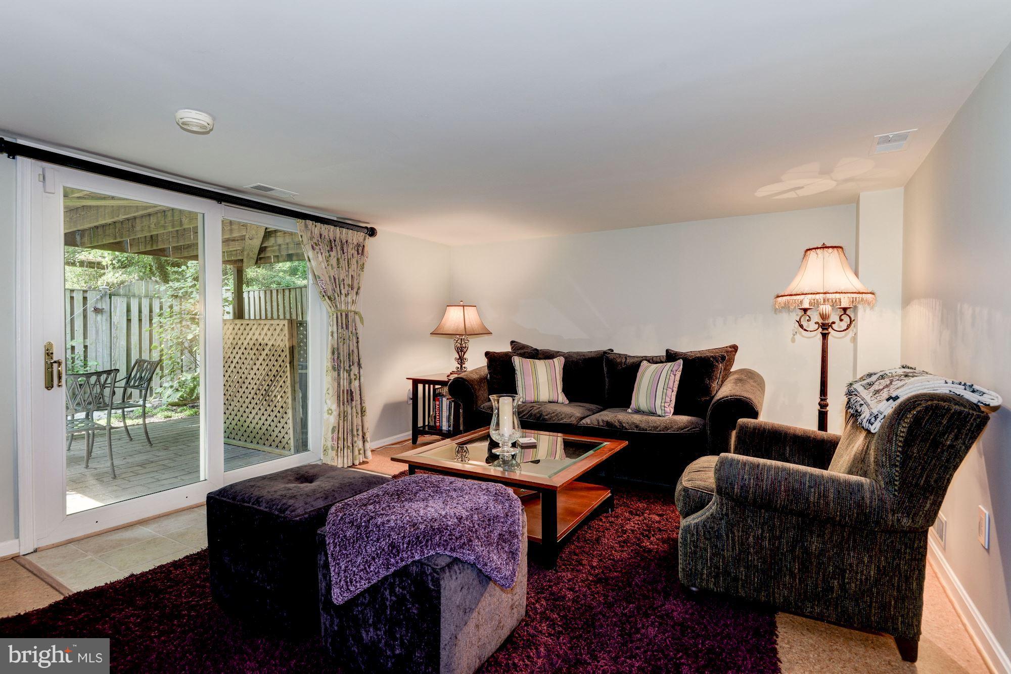 WOODSIDE - Residential