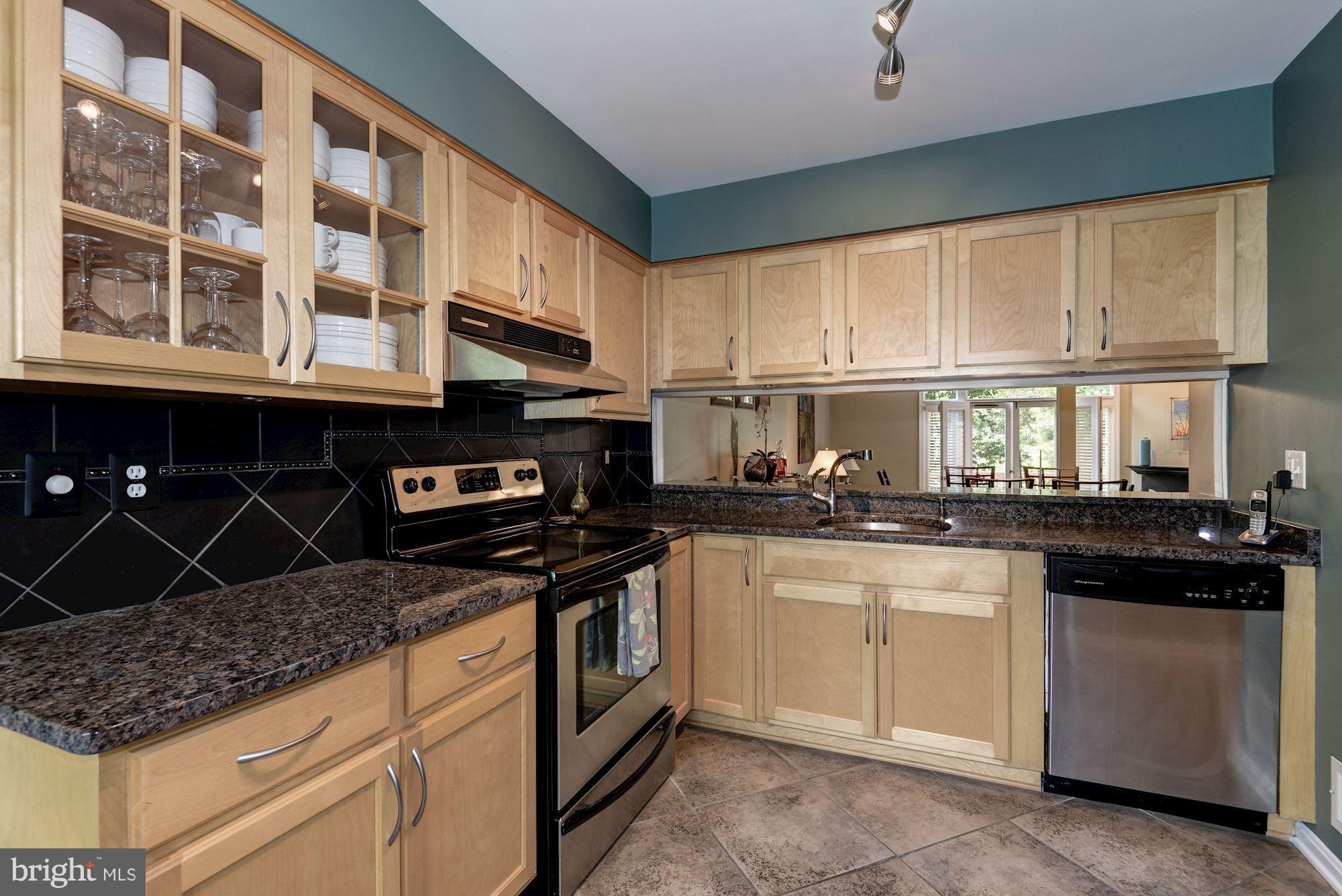 WOODSIDE - Residential