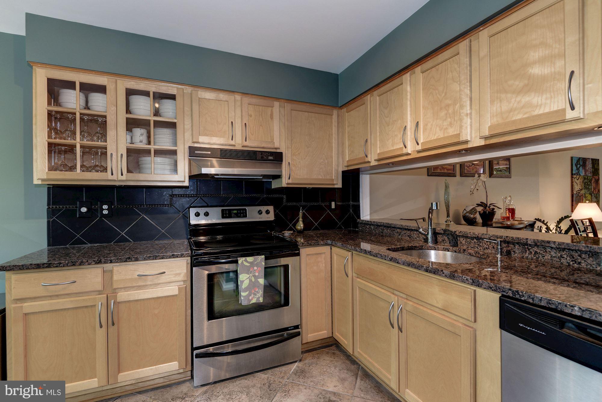 WOODSIDE - Residential