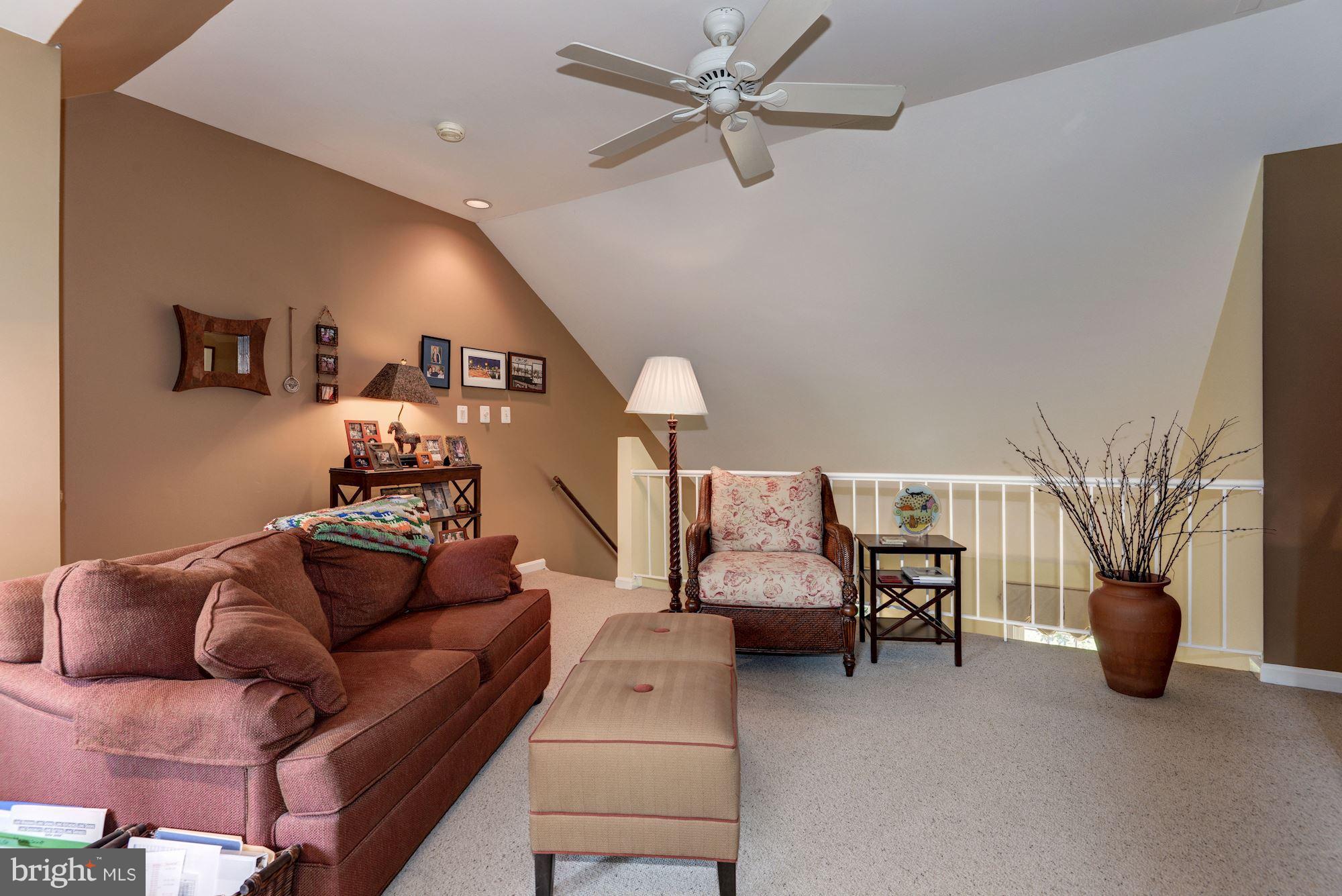 WOODSIDE - Residential