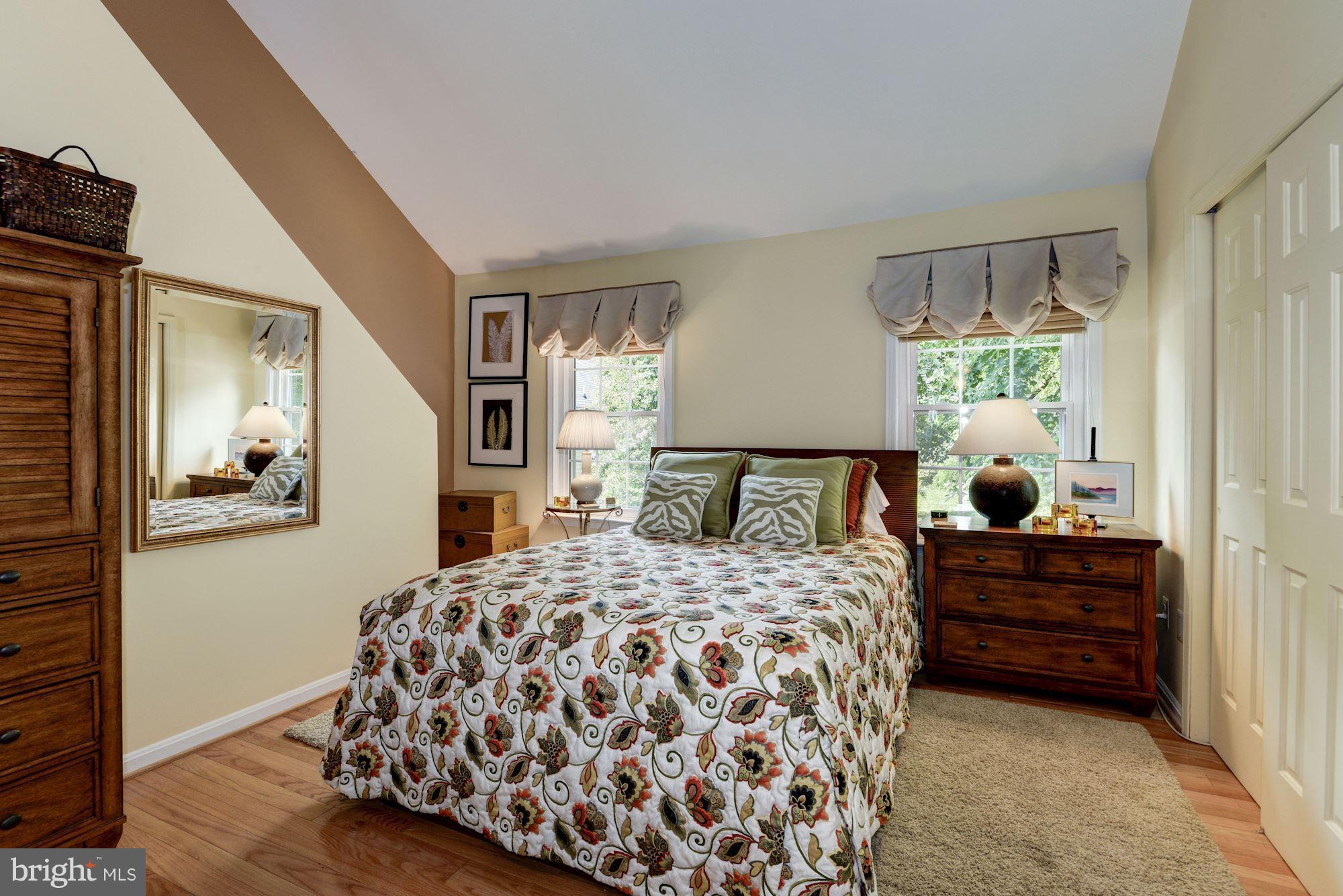 WOODSIDE - Residential