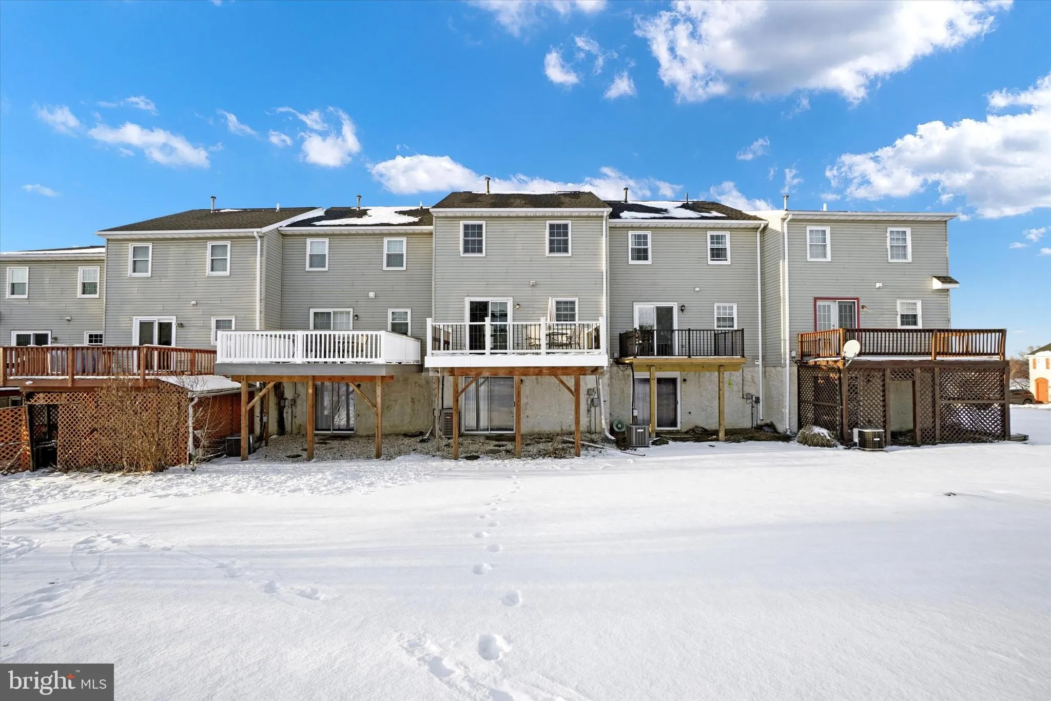 York, Pennsylvania 17404, United States, 3 Bedrooms Bedrooms, ,2 BathroomsBathrooms,Residential,Pending,12403