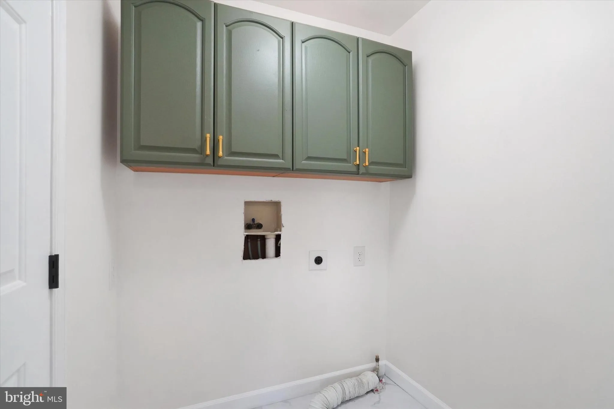 York, Pennsylvania 17404, United States, 3 Bedrooms Bedrooms, ,2 BathroomsBathrooms,Residential,Pending,12403