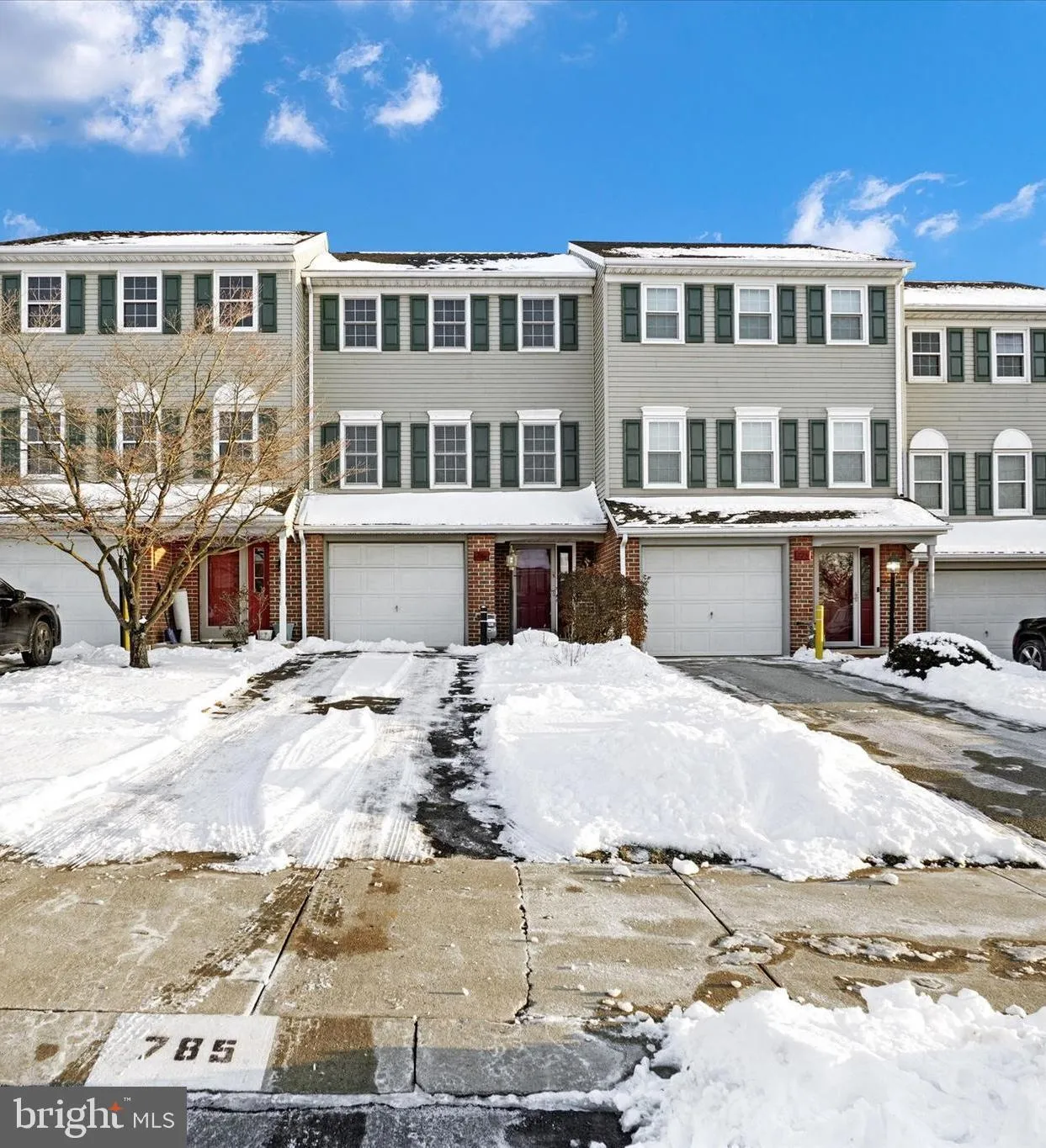 York, Pennsylvania 17404, United States, 3 Bedrooms Bedrooms, ,2 BathroomsBathrooms,Residential,Pending,12403