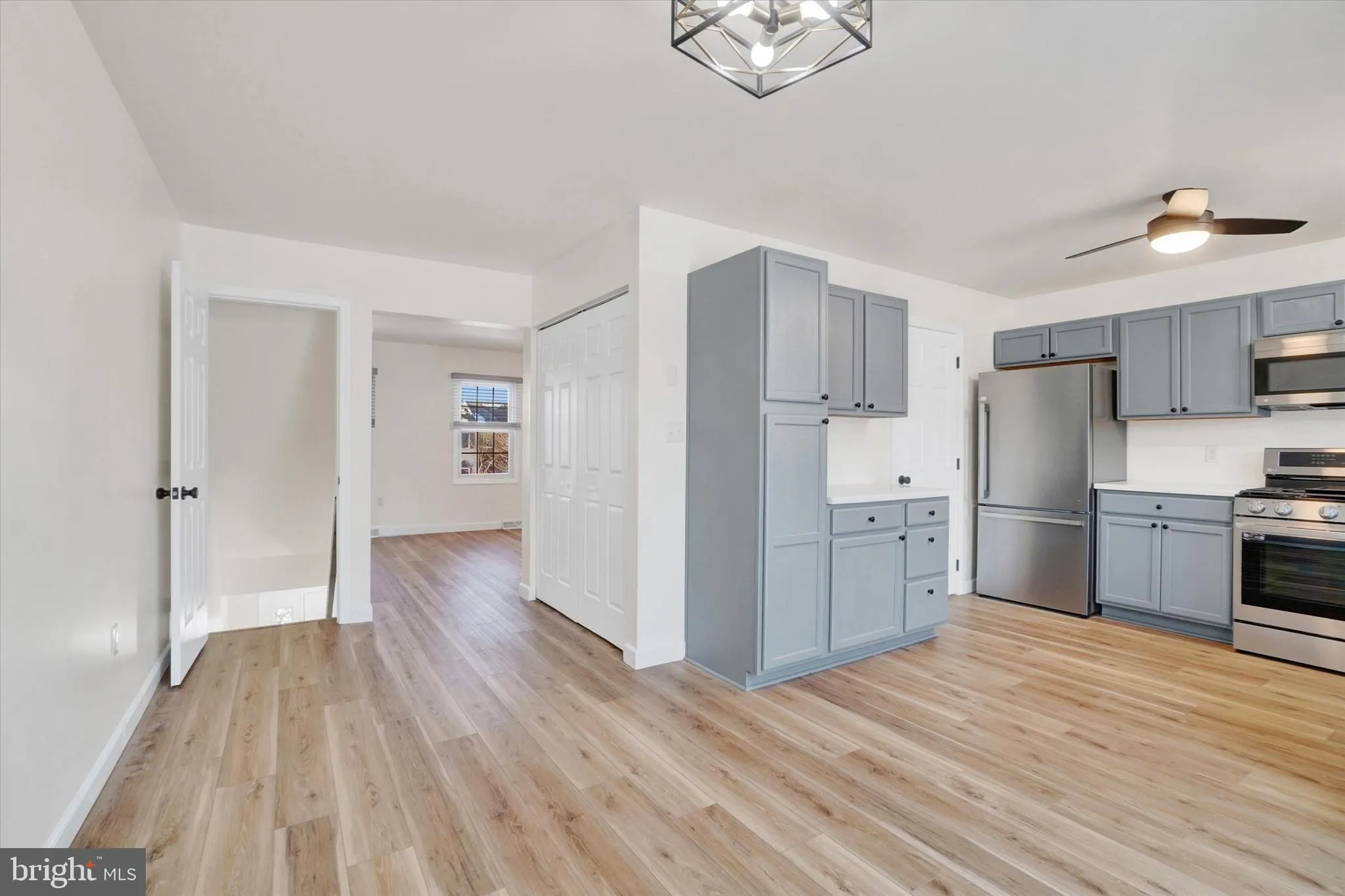 York, Pennsylvania 17404, United States, 3 Bedrooms Bedrooms, ,2 BathroomsBathrooms,Residential,Pending,12403