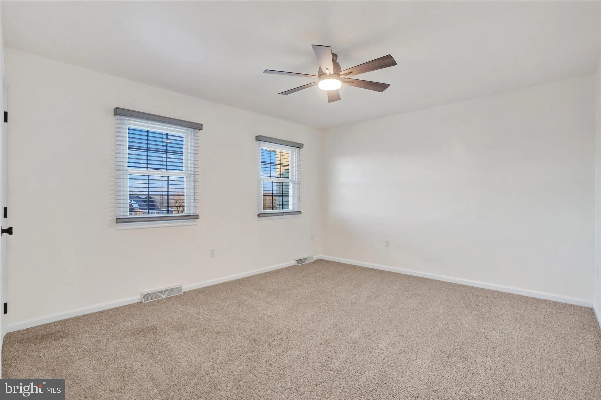 York, Pennsylvania 17404, United States, 3 Bedrooms Bedrooms, ,2 BathroomsBathrooms,Residential,Pending,12403