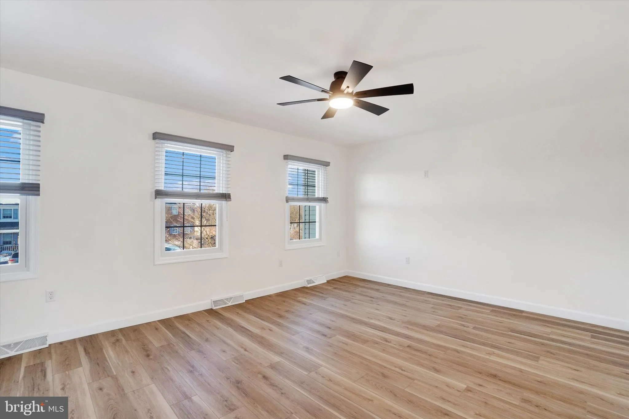 York, Pennsylvania 17404, United States, 3 Bedrooms Bedrooms, ,2 BathroomsBathrooms,Residential,Pending,12403