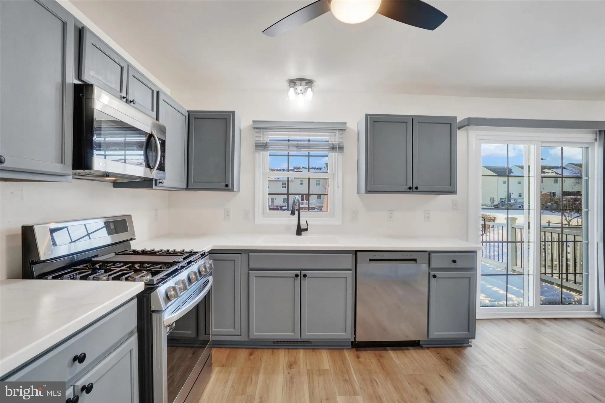 York, Pennsylvania 17404, United States, 3 Bedrooms Bedrooms, ,2 BathroomsBathrooms,Residential,Pending,12403