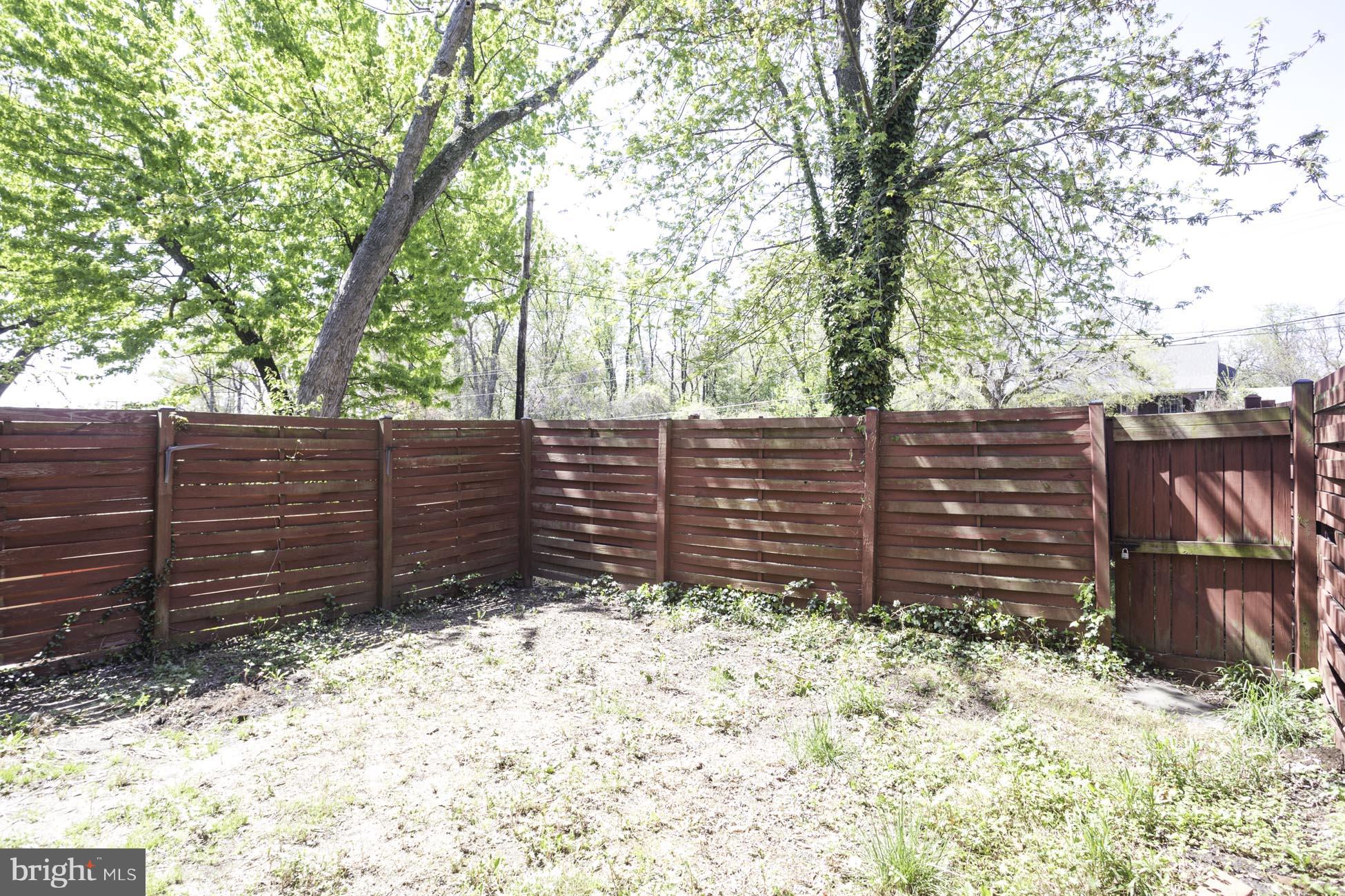 GREENWICH HILL - Residential