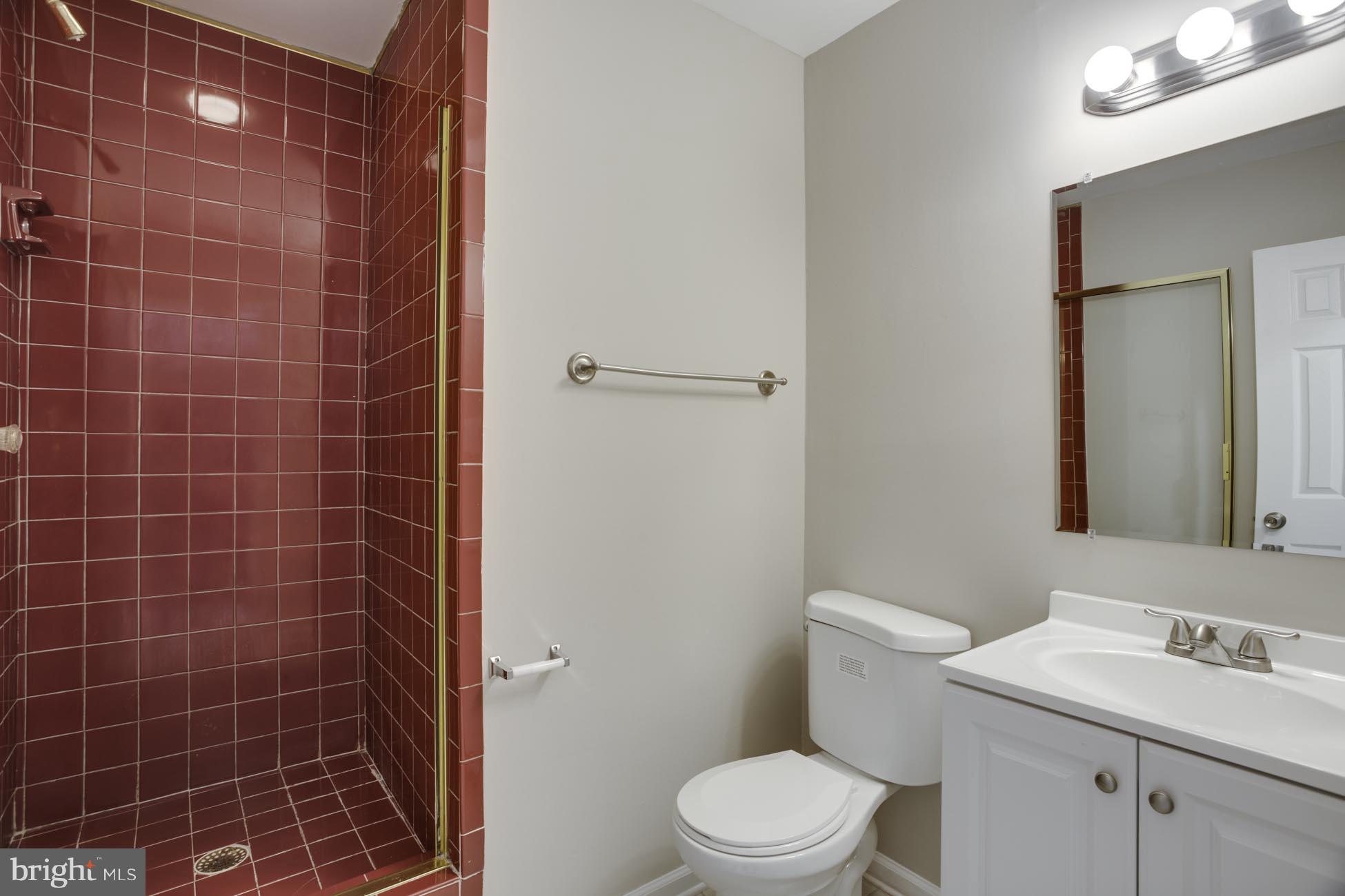 GREENWICH HILL - Residential