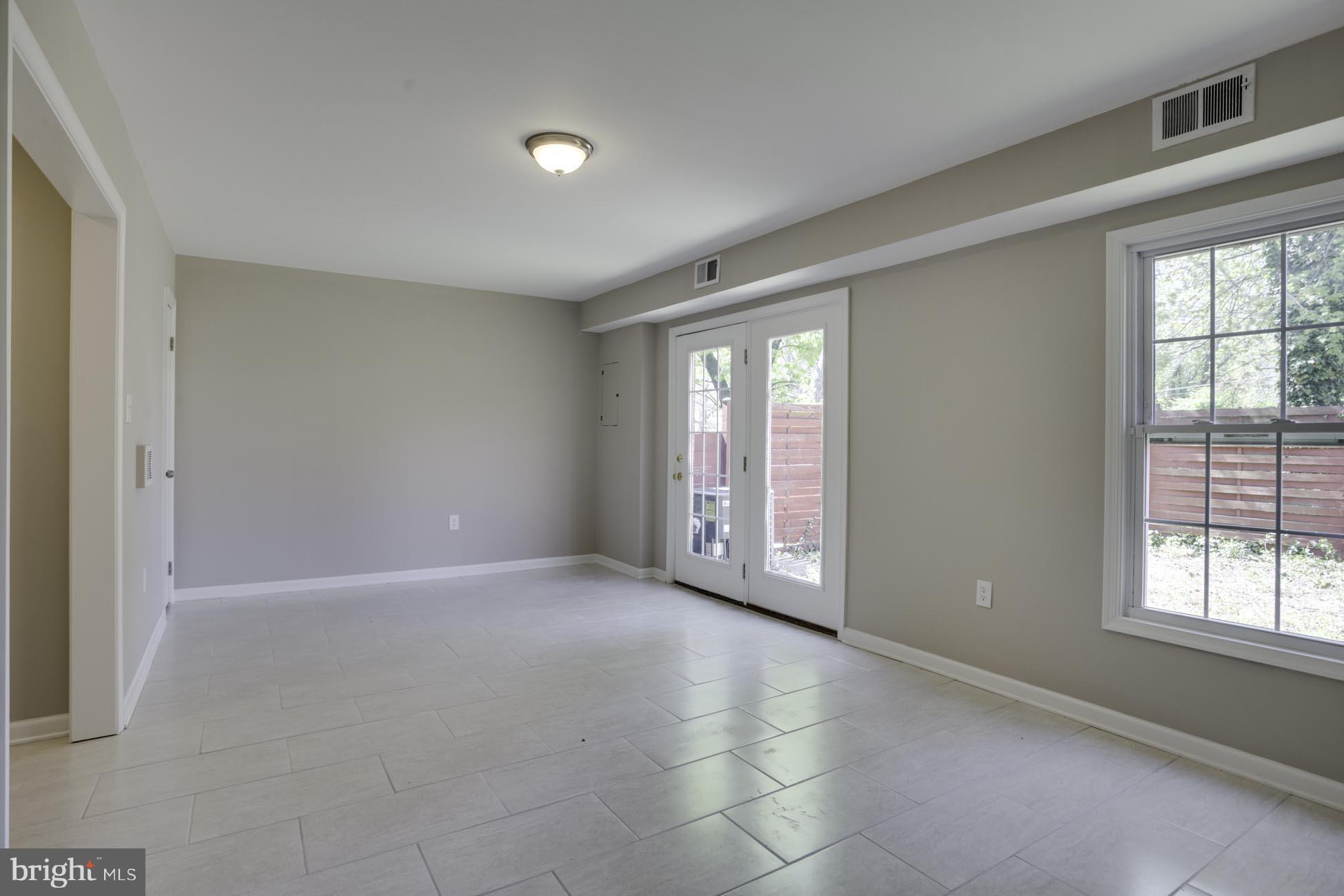 GREENWICH HILL - Residential