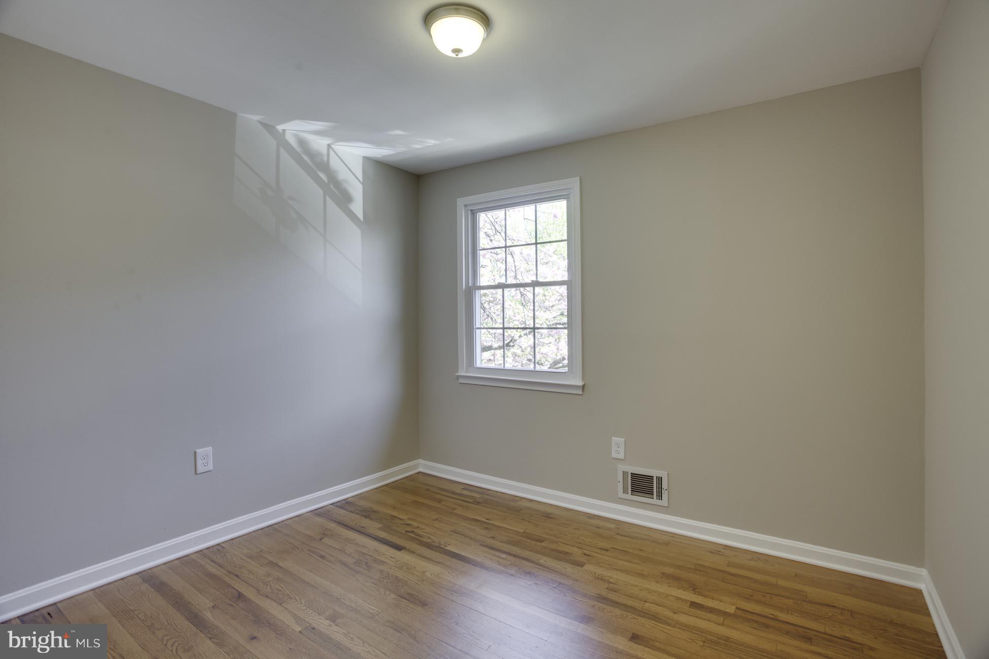 GREENWICH HILL - Residential