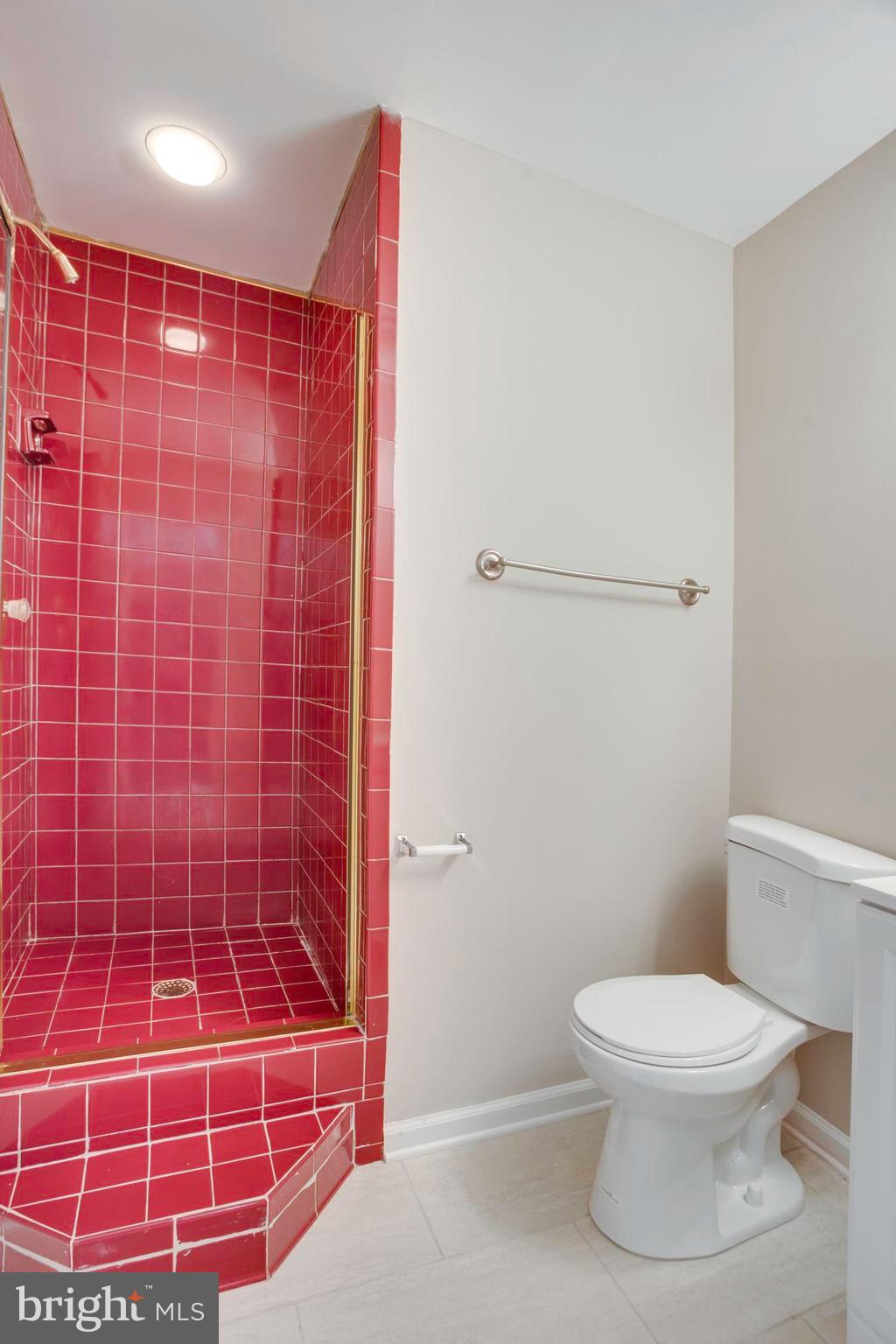 GREENWICH HILL - Residential