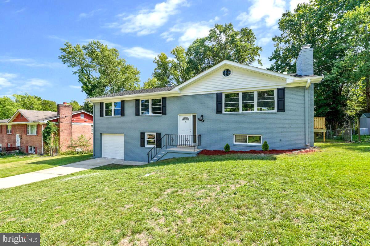 CRESTVIEW MANOR - Residential