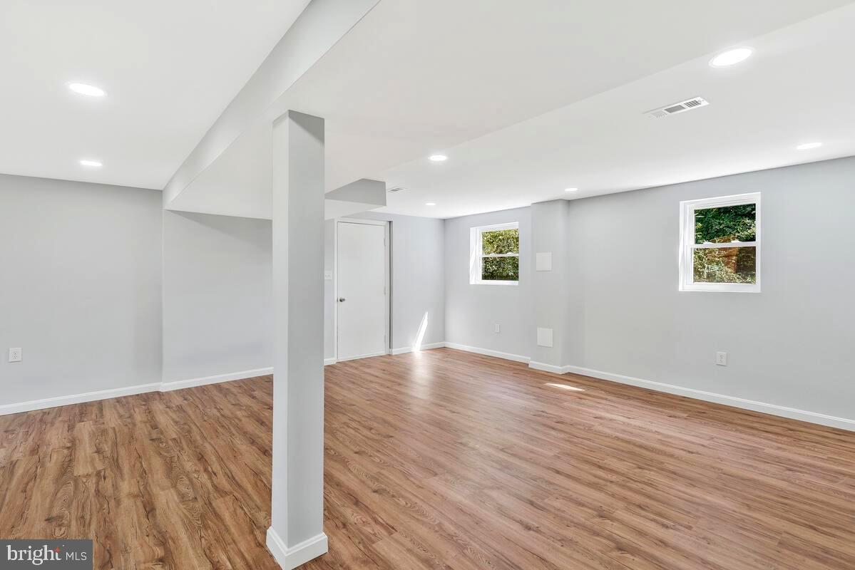 CRESTVIEW MANOR - Residential