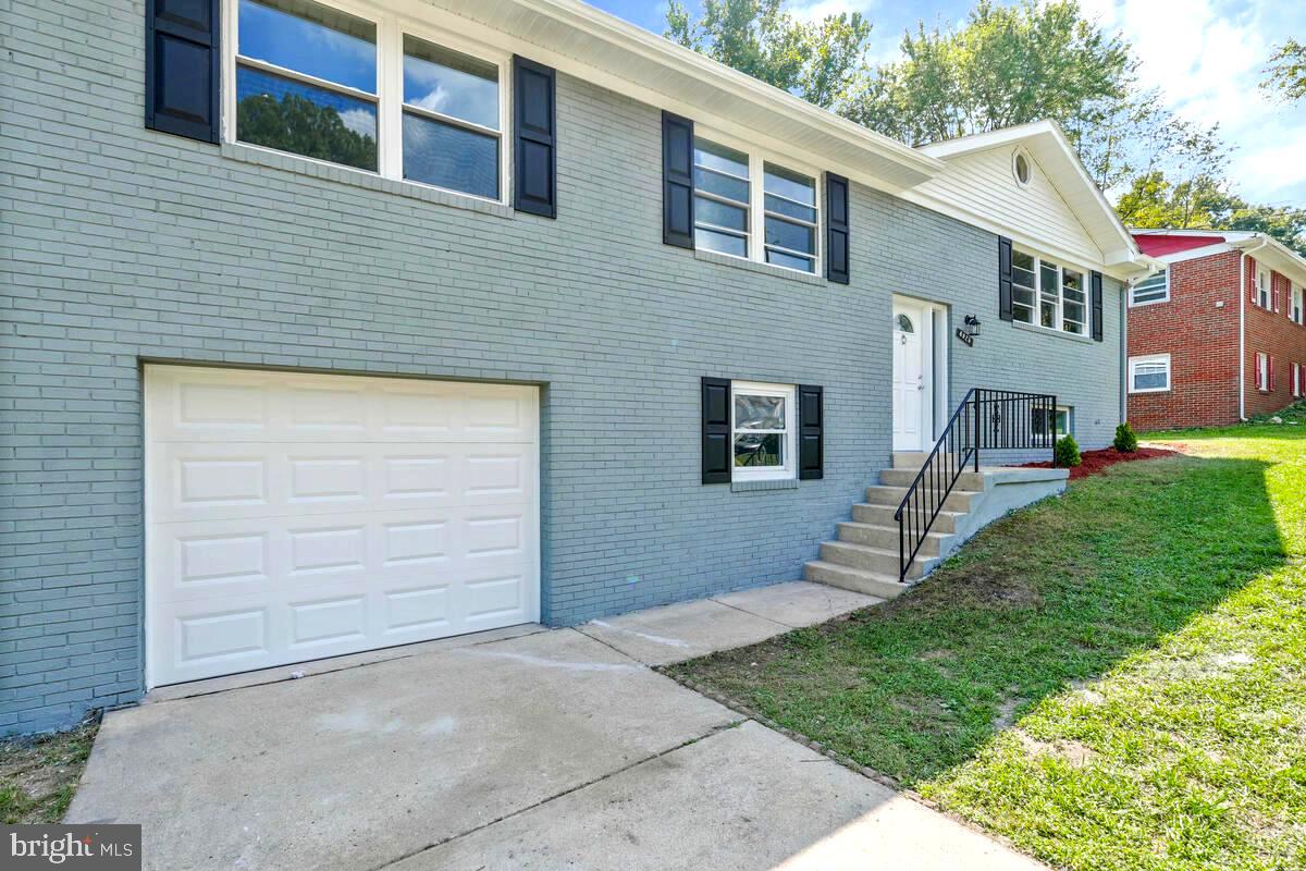 CRESTVIEW MANOR - Residential