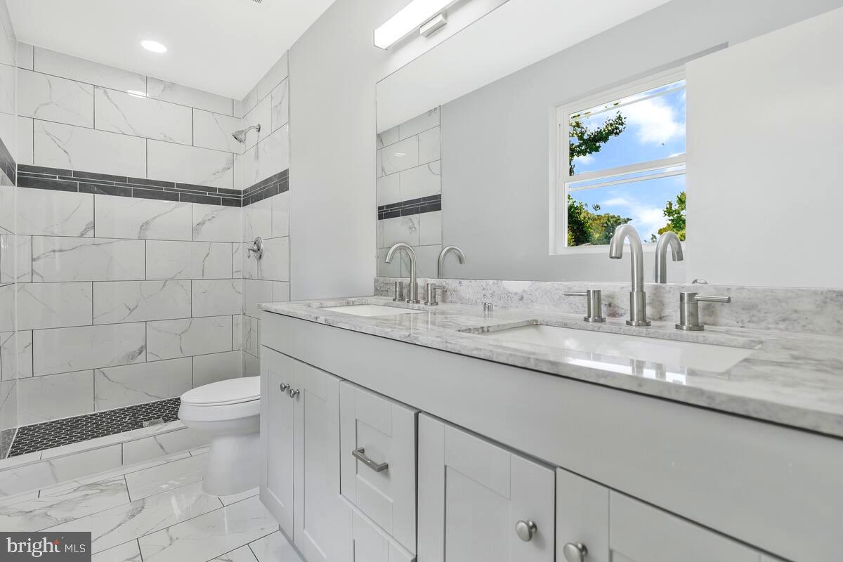 CRESTVIEW MANOR - Residential