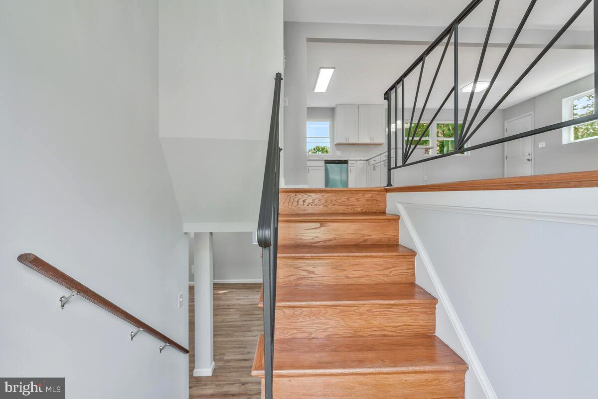 CRESTVIEW MANOR - Residential