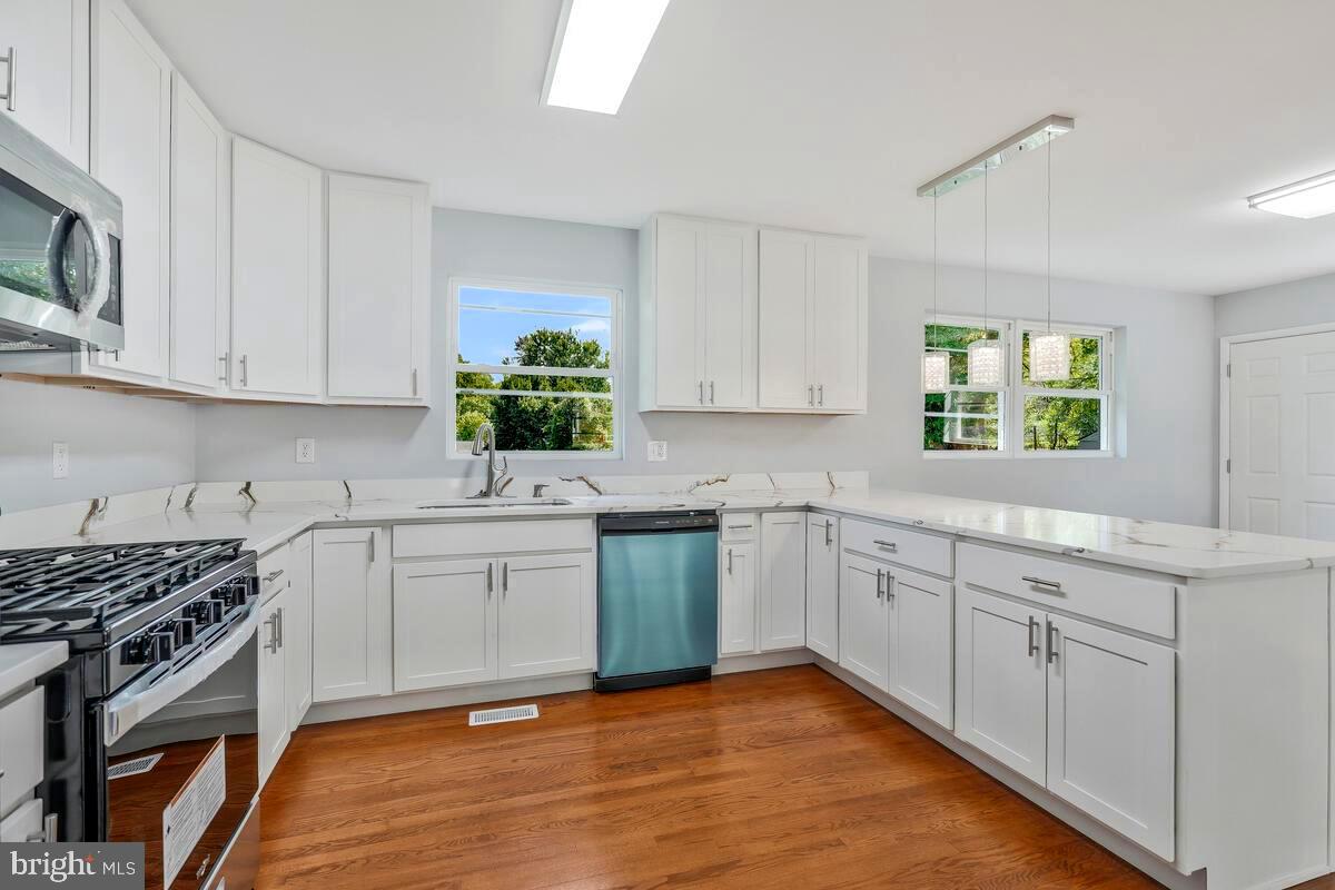 CRESTVIEW MANOR - Residential