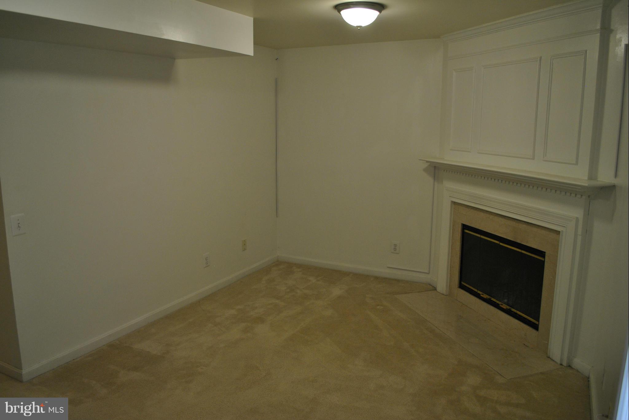 CAROLYN FOREST - Residential Lease