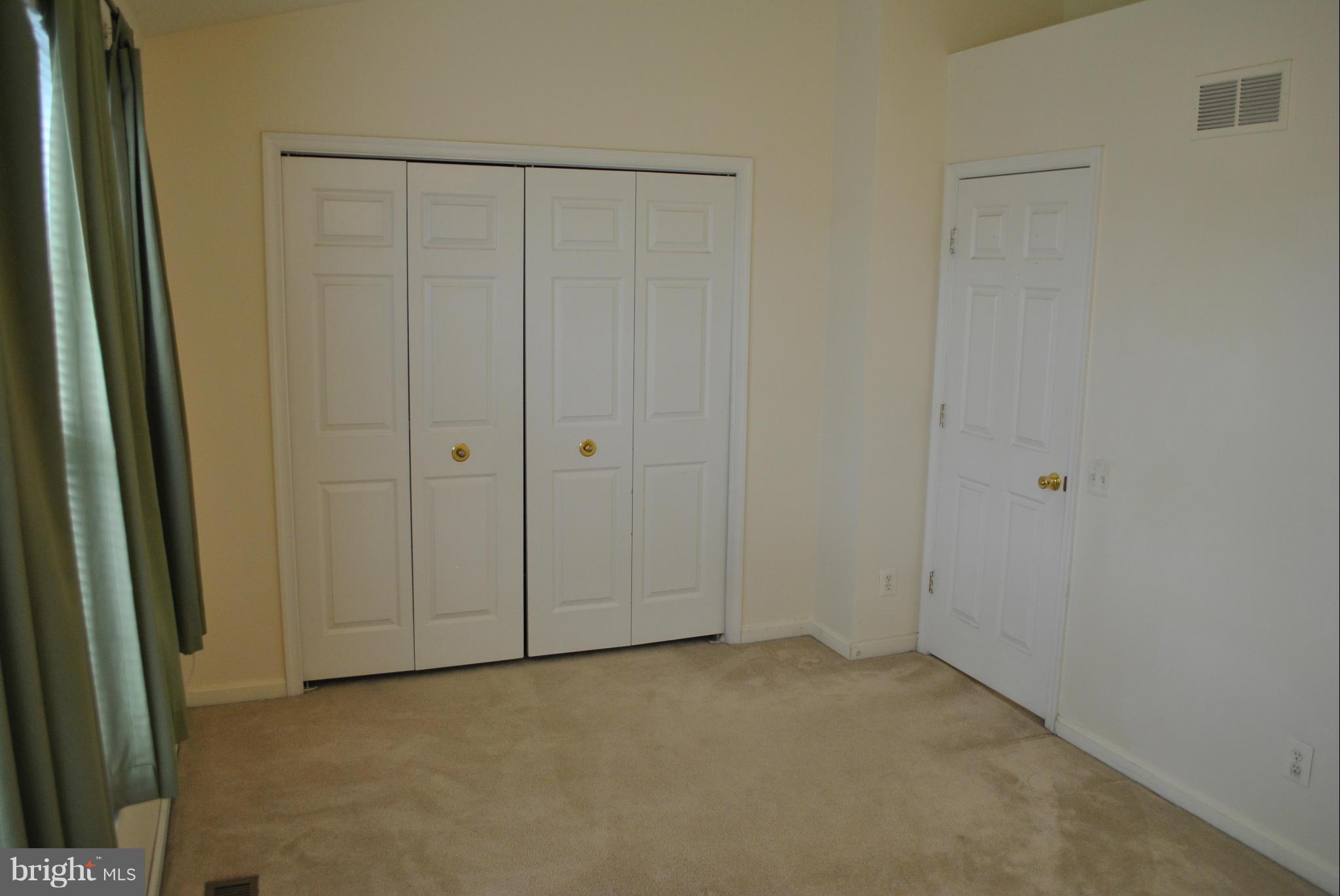 CAROLYN FOREST - Residential Lease