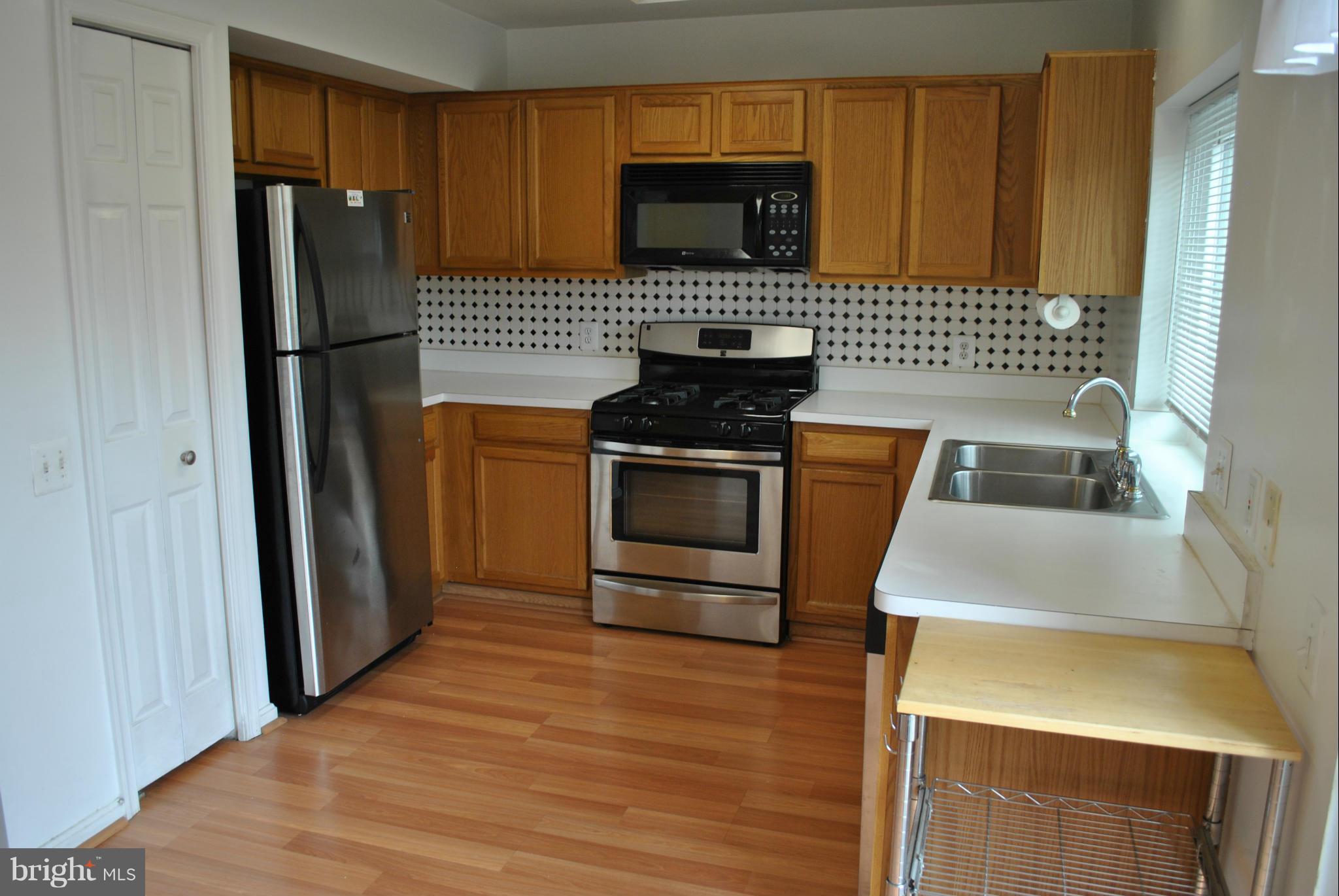 CAROLYN FOREST - Residential Lease