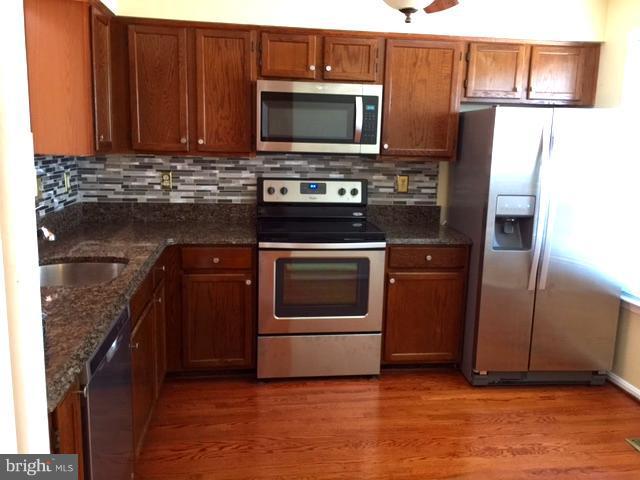 KEENE MILL OVERLOOK - Residential Lease