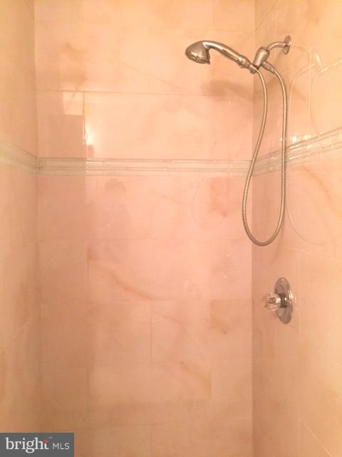 KEENE MILL OVERLOOK - Residential Lease