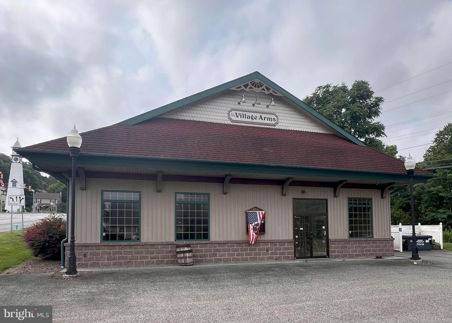 This 3-unit investment property is ideal for business owners seeking a retail location to insert themselves into.  Also available for lease in addition to being available for sale.  The apartment is currently leased out for $1100/month and is a 2bed/1bath apartment. The Salon next door is leased on a month-to-month basis and is rented for $750/month. The salon tenant has occupied the space for 10 years.