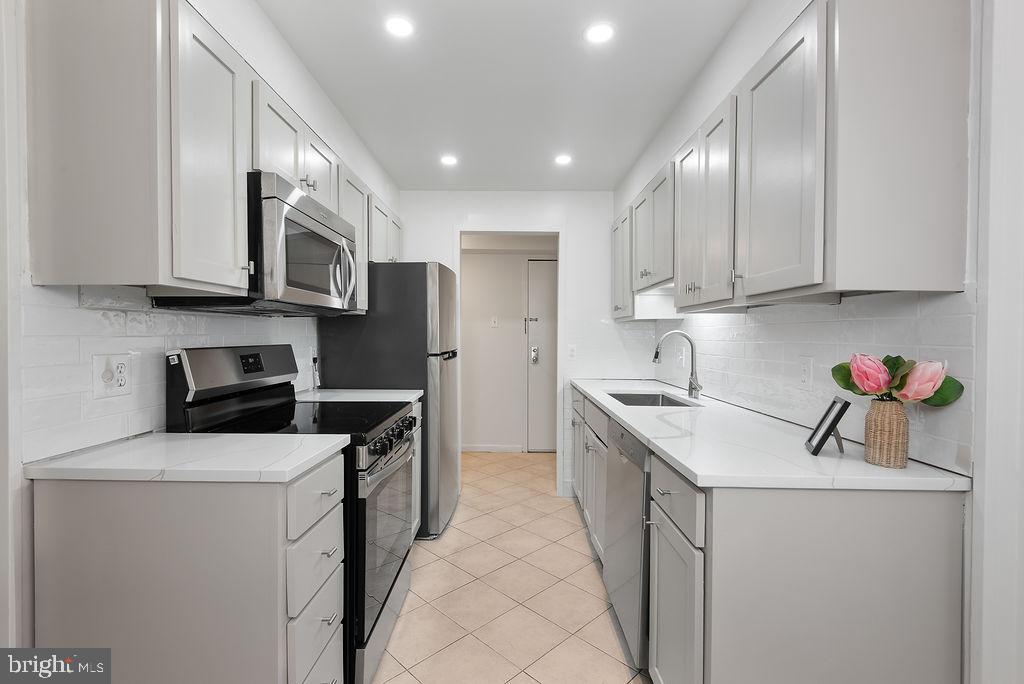 11600 STONEVIEW SQUARE 60/2B