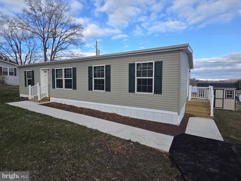 Mobile Home For Sale - 4 Woodedge Drive<br/> QUAKERTOWN, PA 18951
