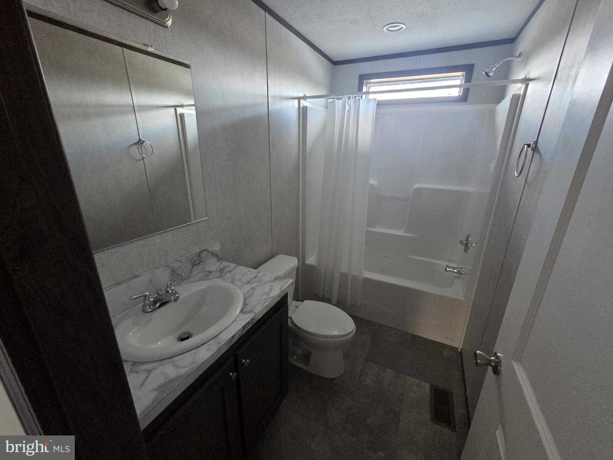 MELODYLAKESCNTRYCLUB - Residential