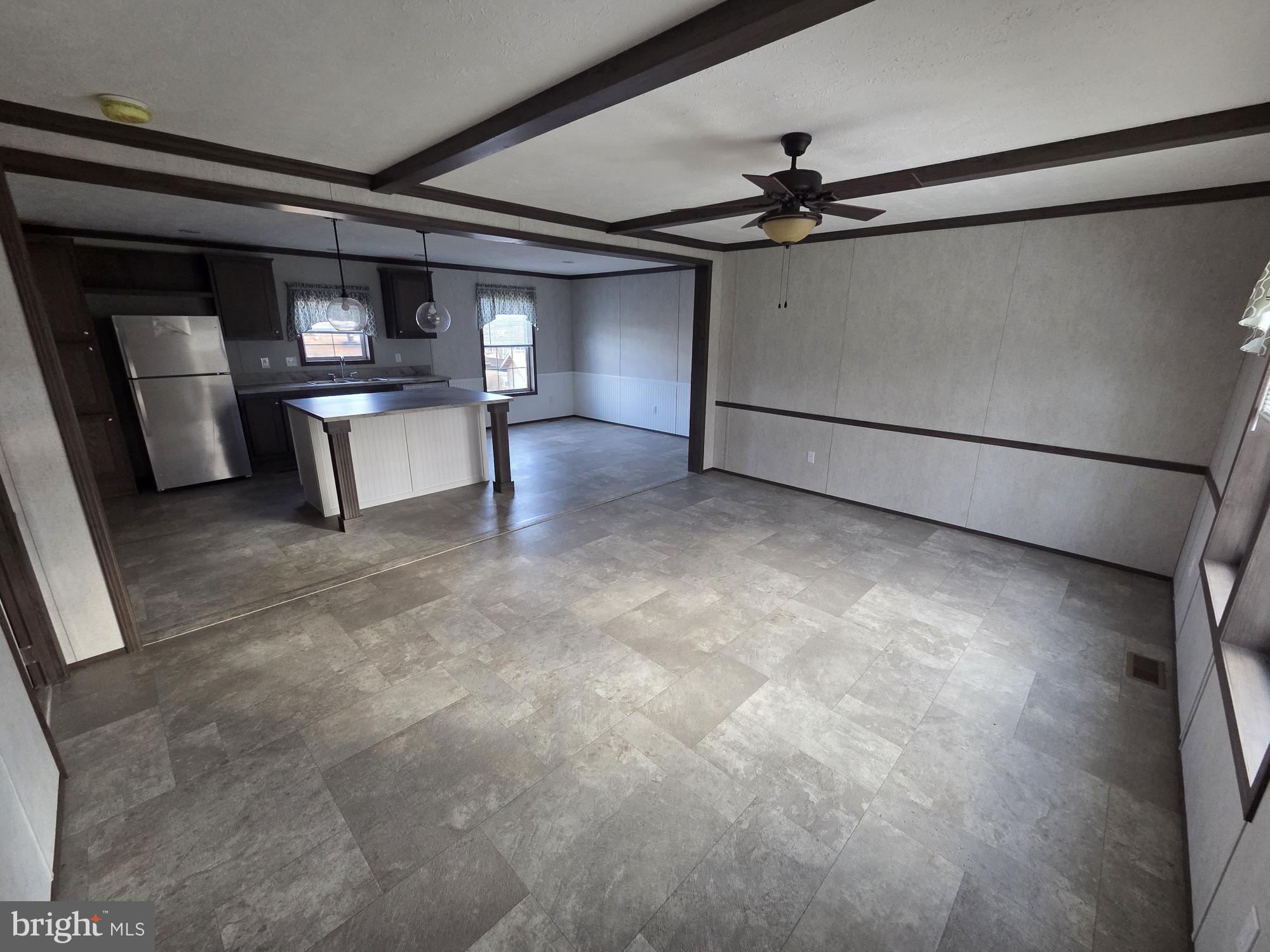 MELODYLAKESCNTRYCLUB - Residential