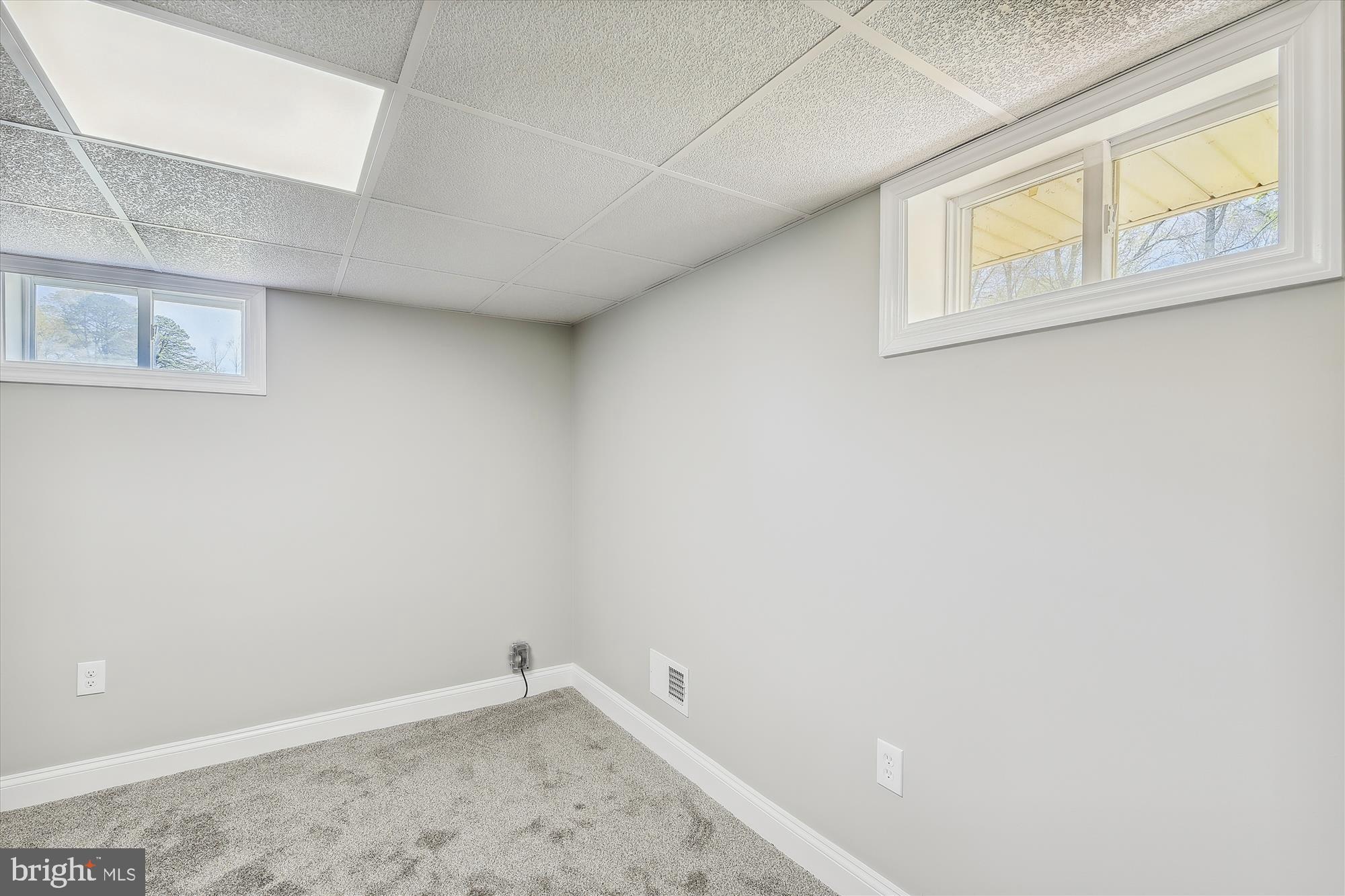 REGULARS - Residential Lease