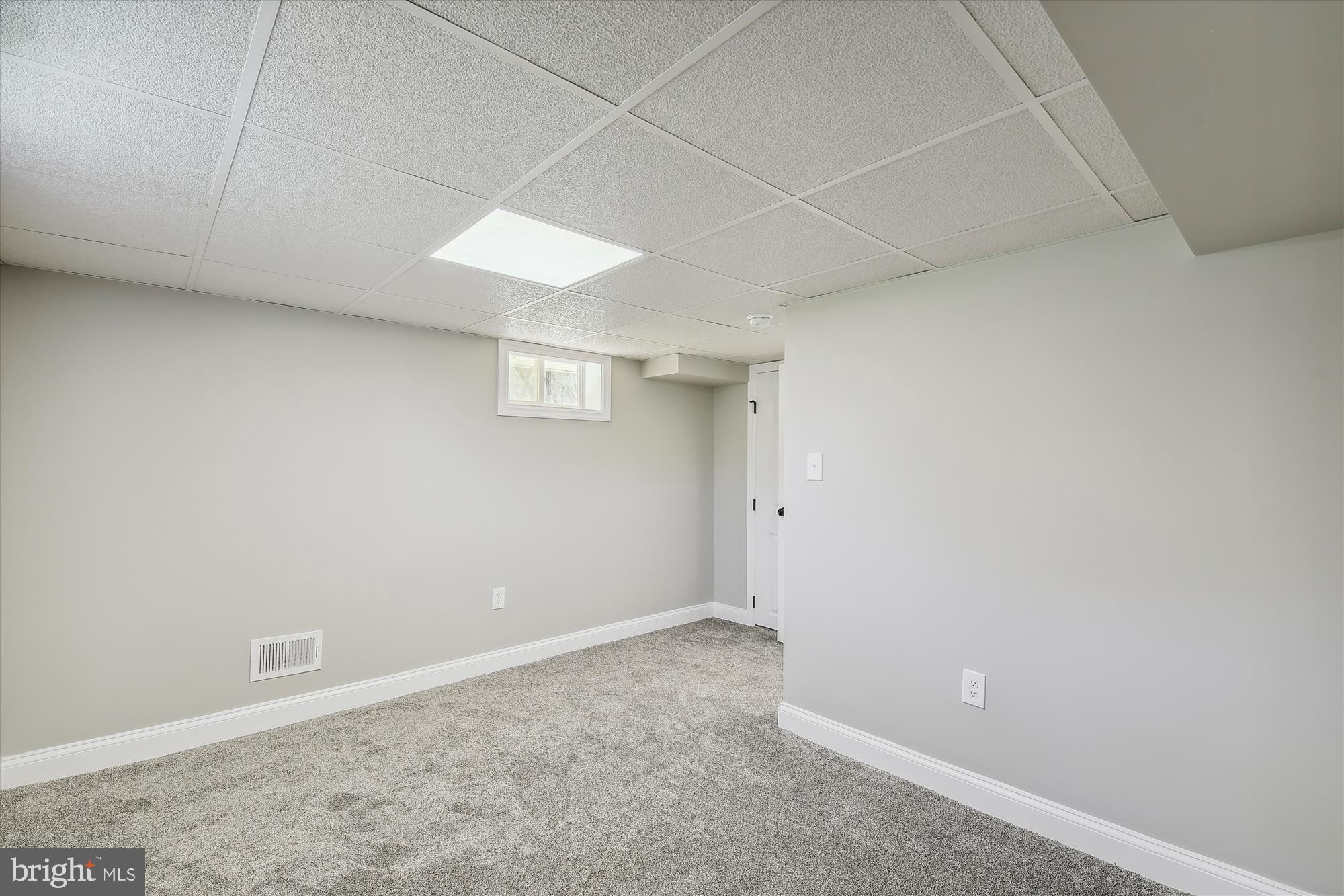 REGULARS - Residential Lease