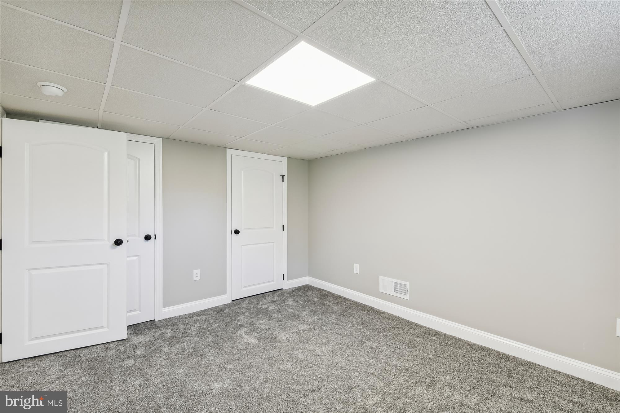 REGULARS - Residential Lease