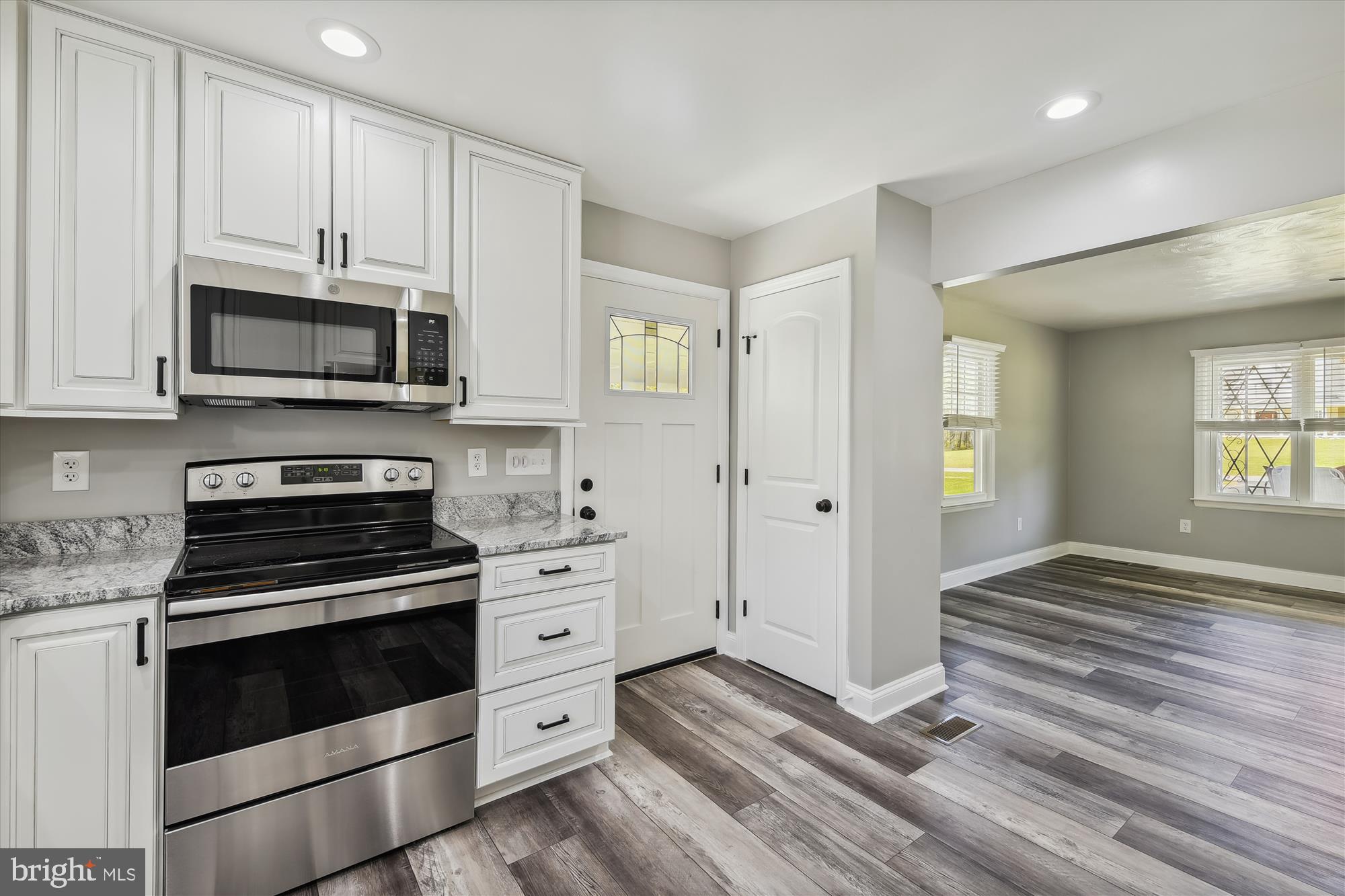 REGULARS - Residential Lease