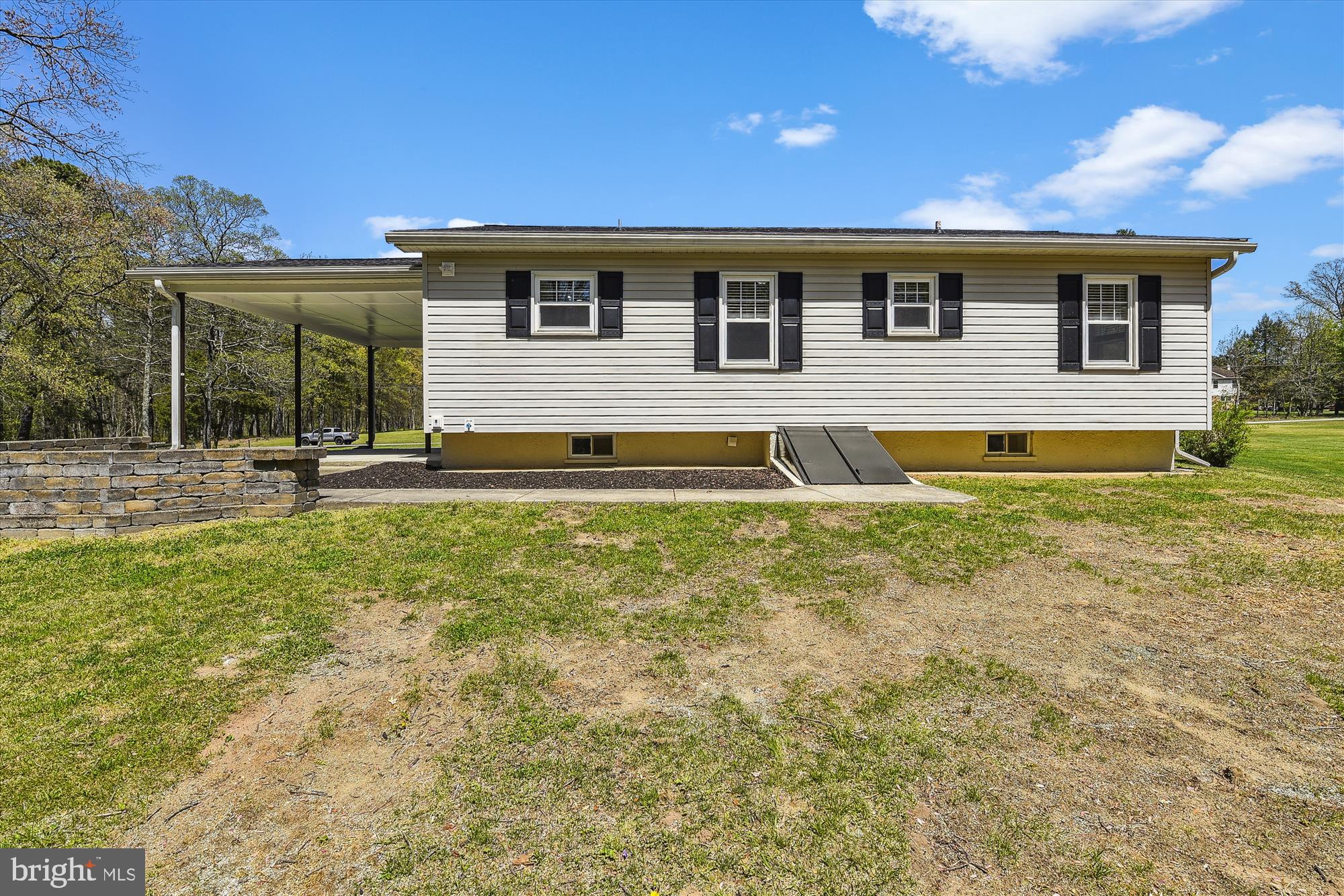 REGULARS - Residential Lease