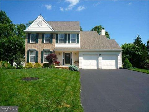 8 SPUR RIDGE COURT NEWARK DE 19702