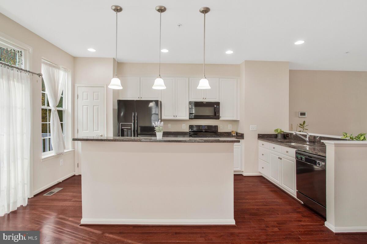 WOODLAND PARK - Residential