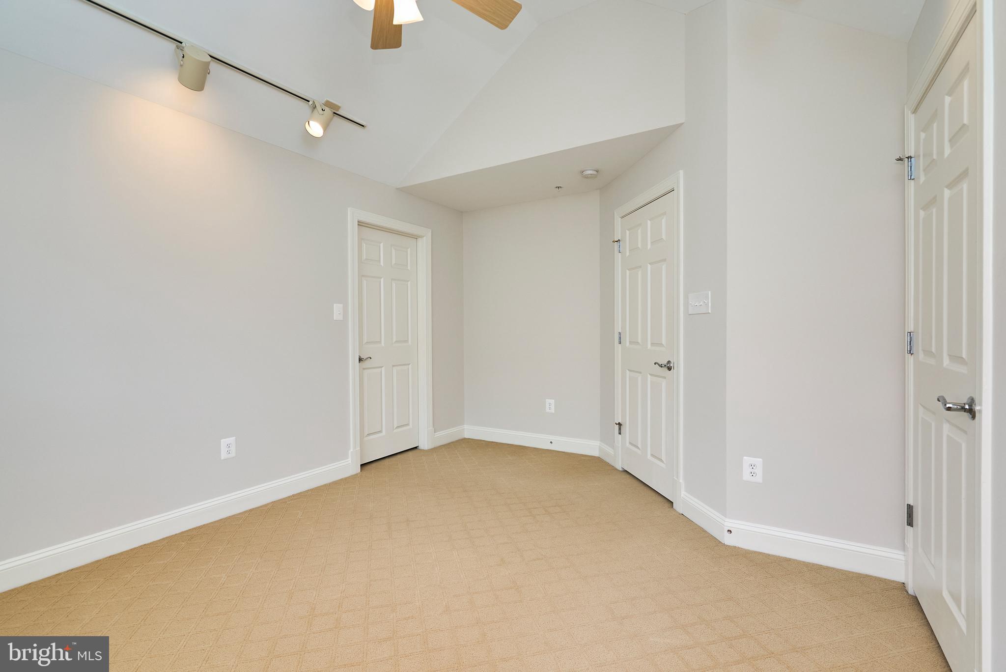 MCLEAN CREST - Residential Lease