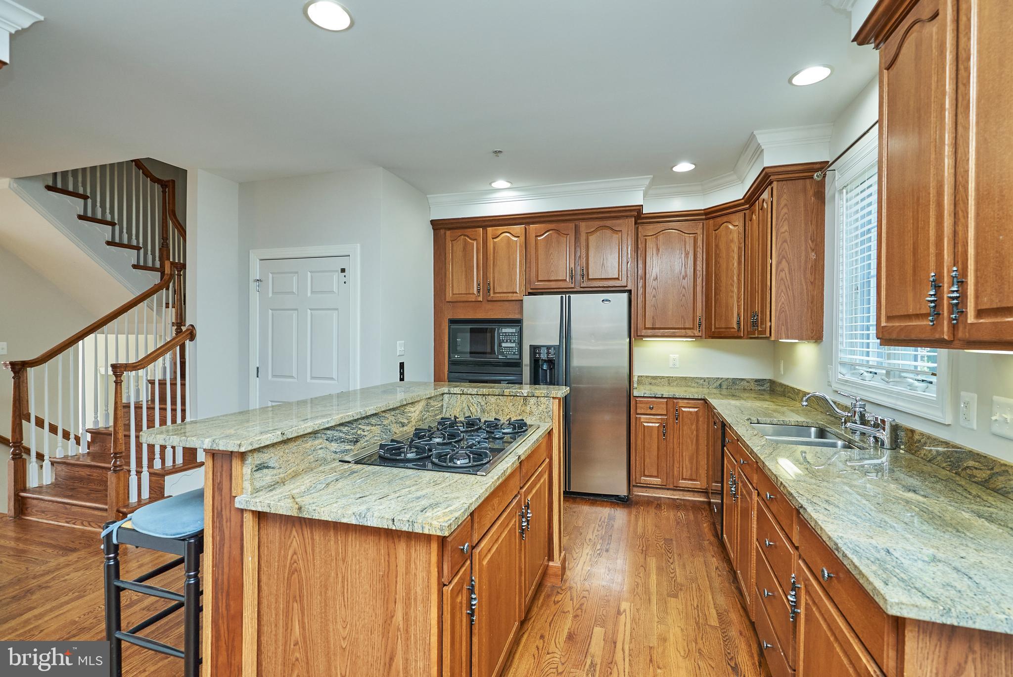 MCLEAN CREST - Residential Lease