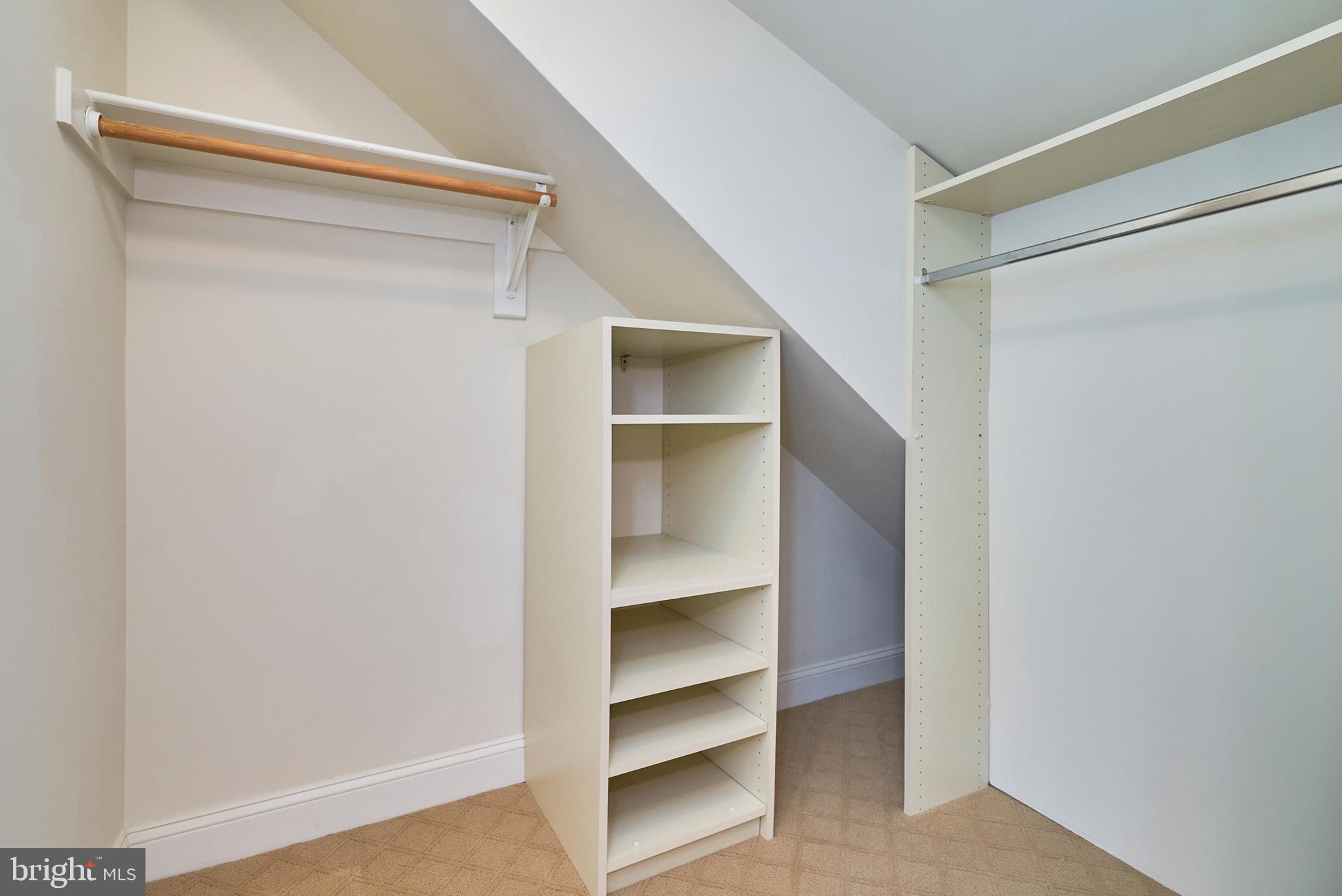 MCLEAN CREST - Residential Lease