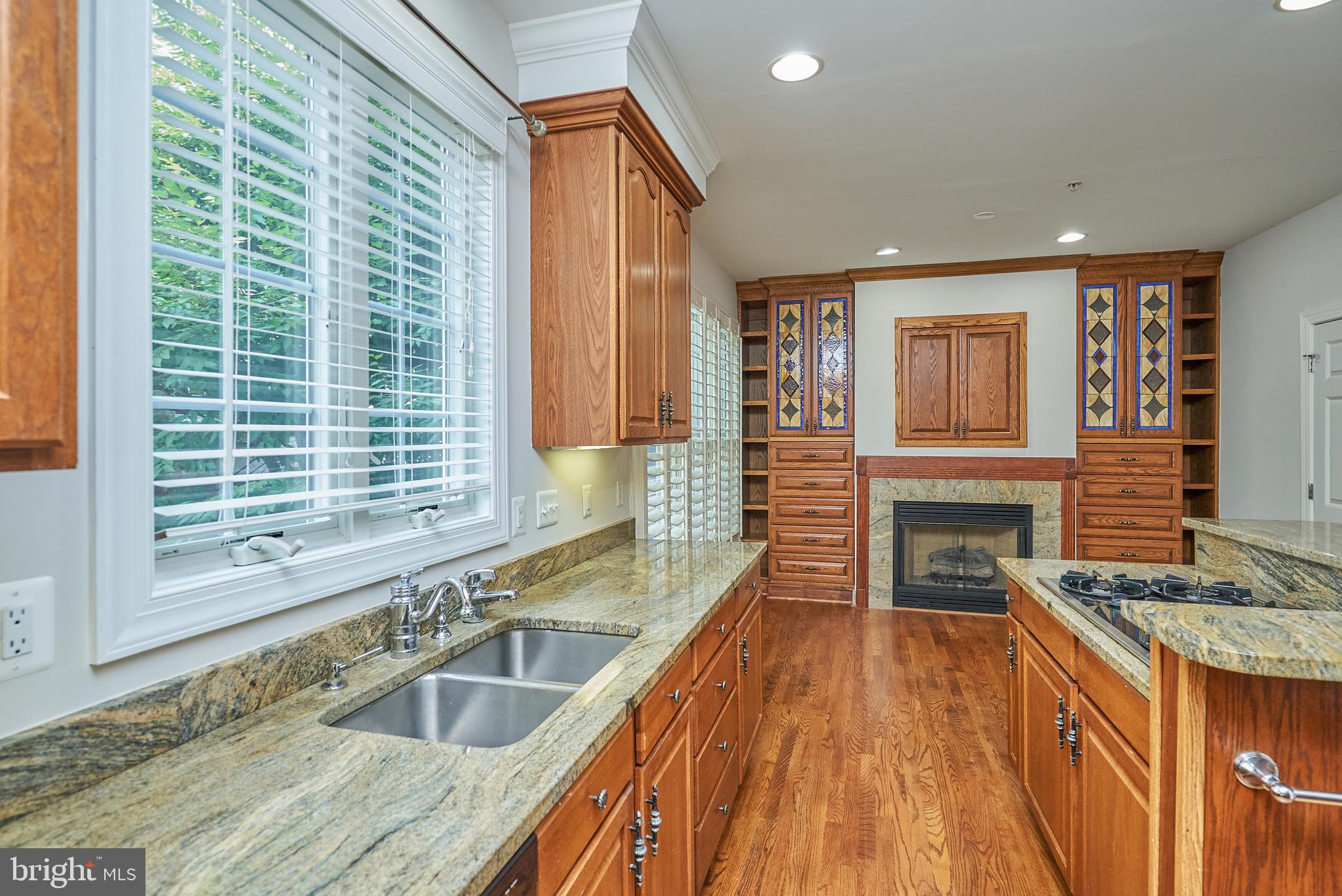 MCLEAN CREST - Residential Lease