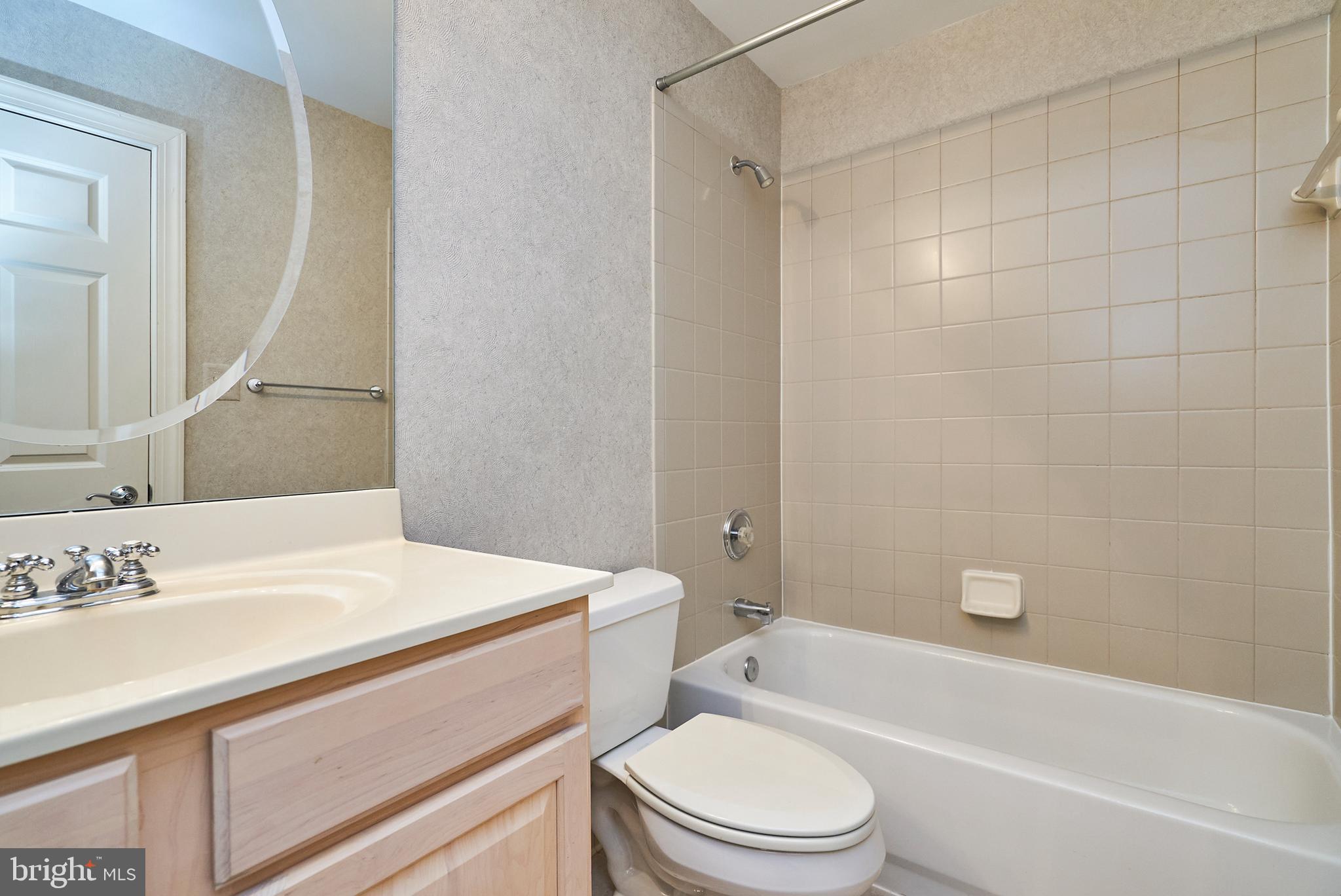 MCLEAN CREST - Residential Lease